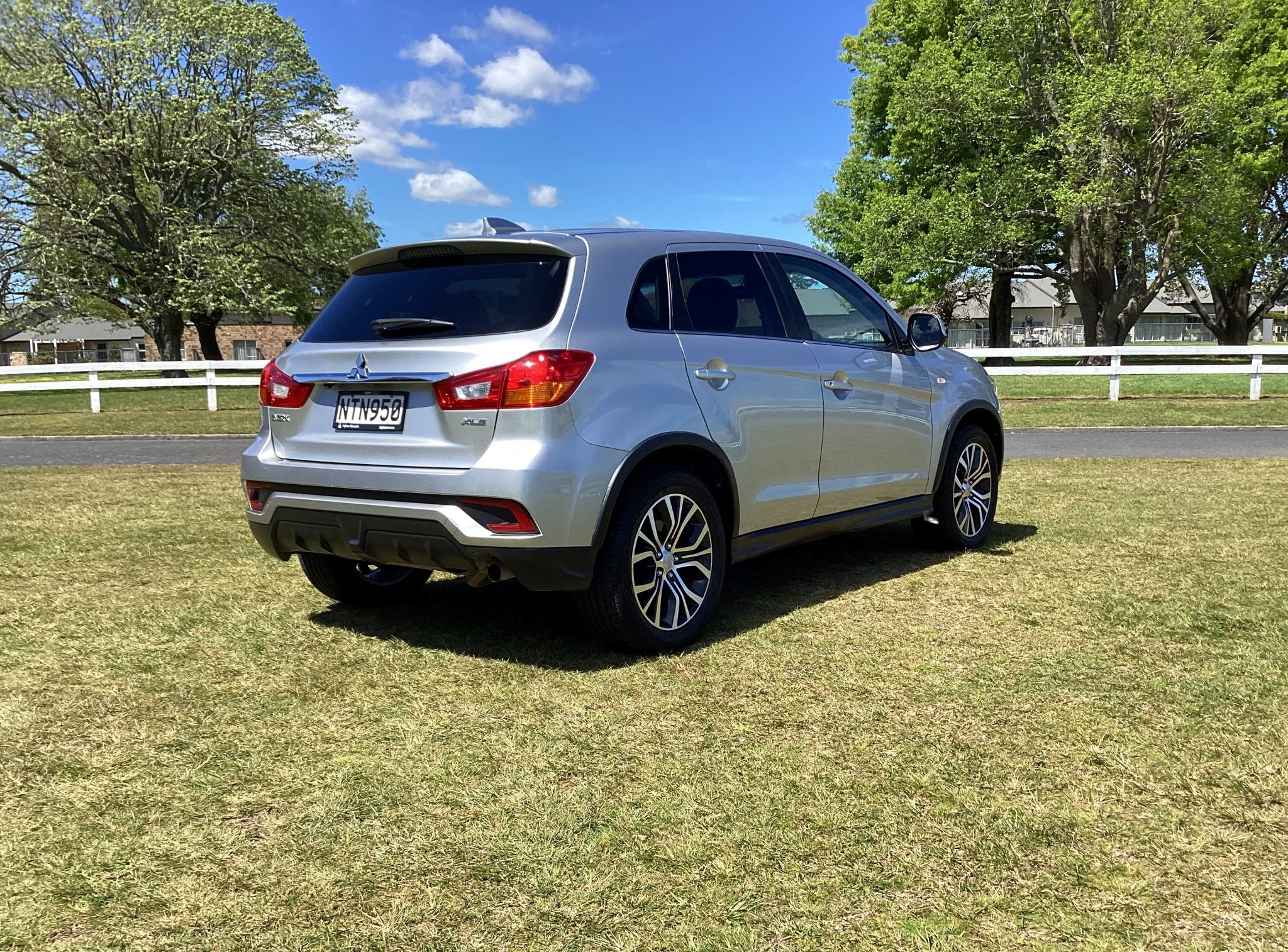 2018 Mitsubishi ASX | XLS 2.0L Petrol, CVT, SUV. | 24904 | 7