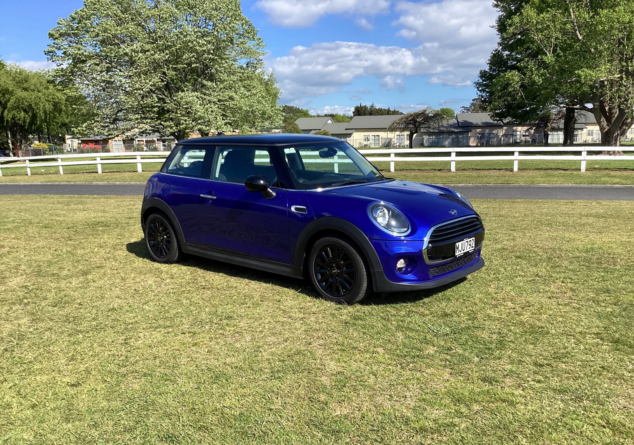 2019 Mini Cooper | 1.5L Petrol Turbo, 7 Speed Automatic, Hatch. | 24957 | 1