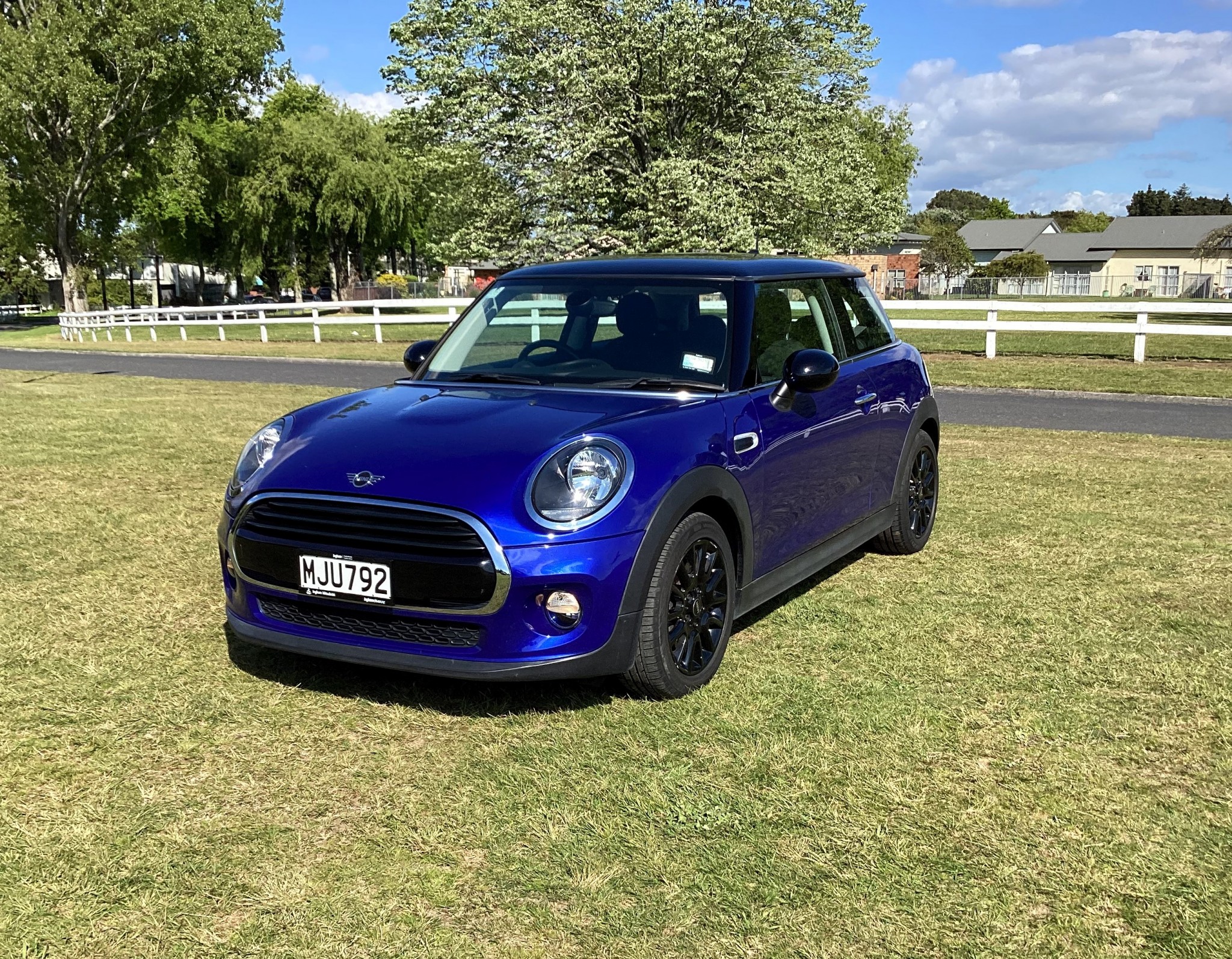 2019 Mini Cooper | 1.5L Petrol Turbo, 7 Speed Automatic, Hatch. | 24957 | 3