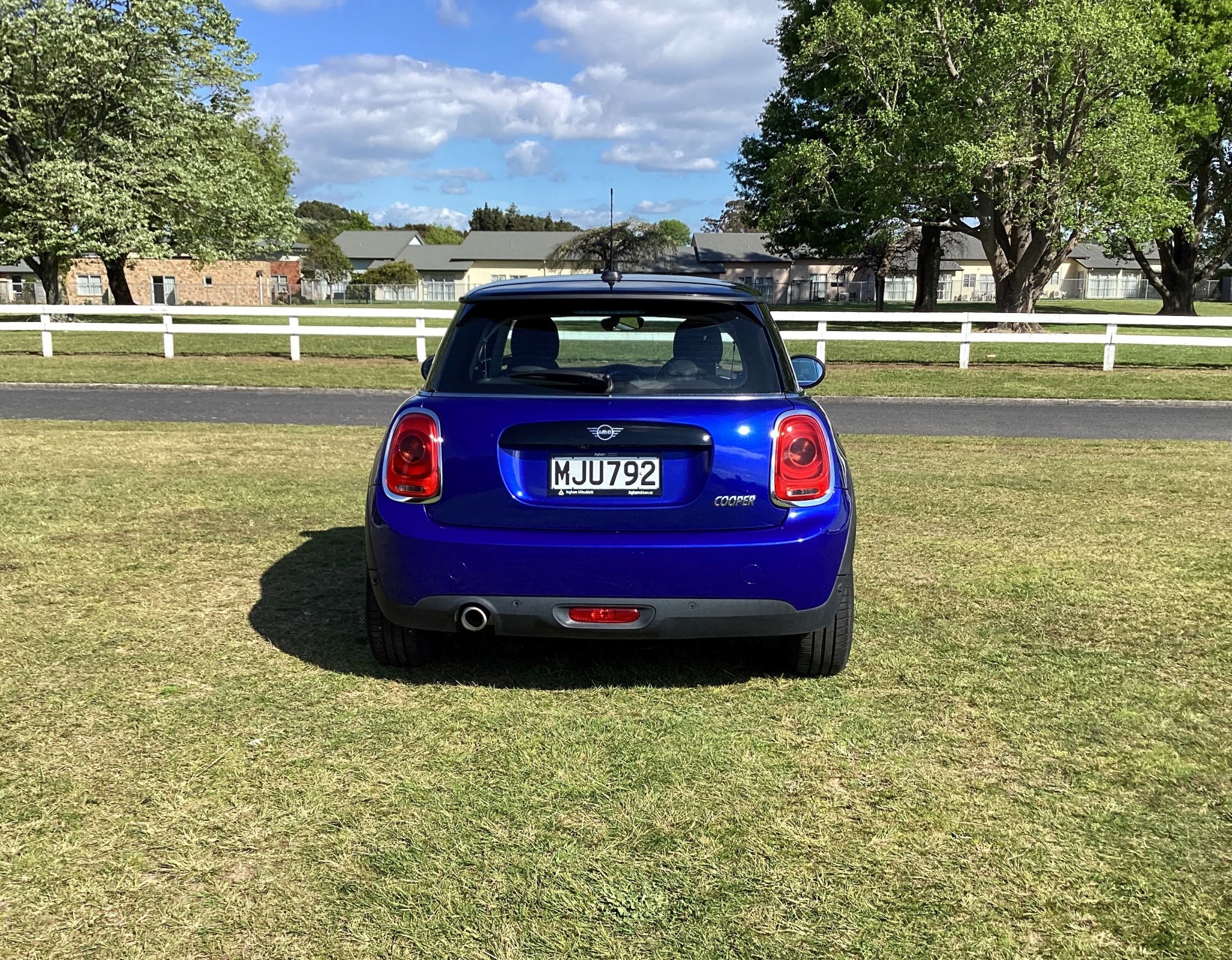 2019 Mini Cooper | 1.5L Petrol Turbo, 7 Speed Automatic, Hatch. | 24957 | 5