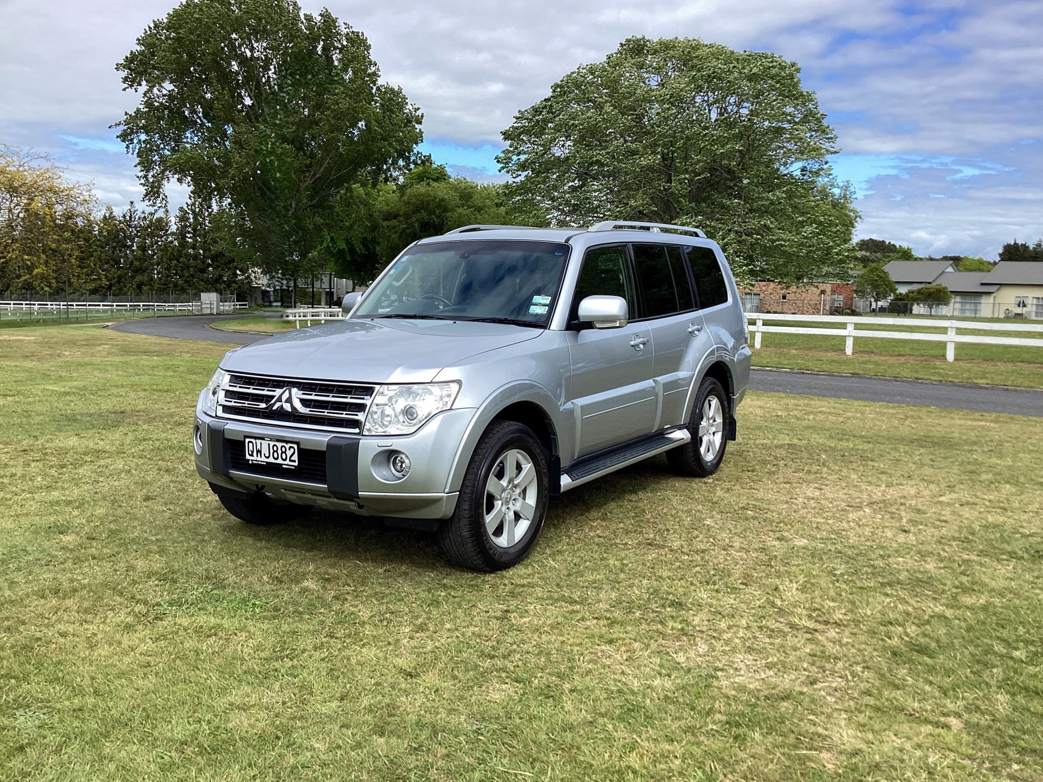 2011 Mitsubishi Pajero | EXCEED, 3.2L Diesel,  Automatic, 7 Seat, SUV. | 24984 | 3