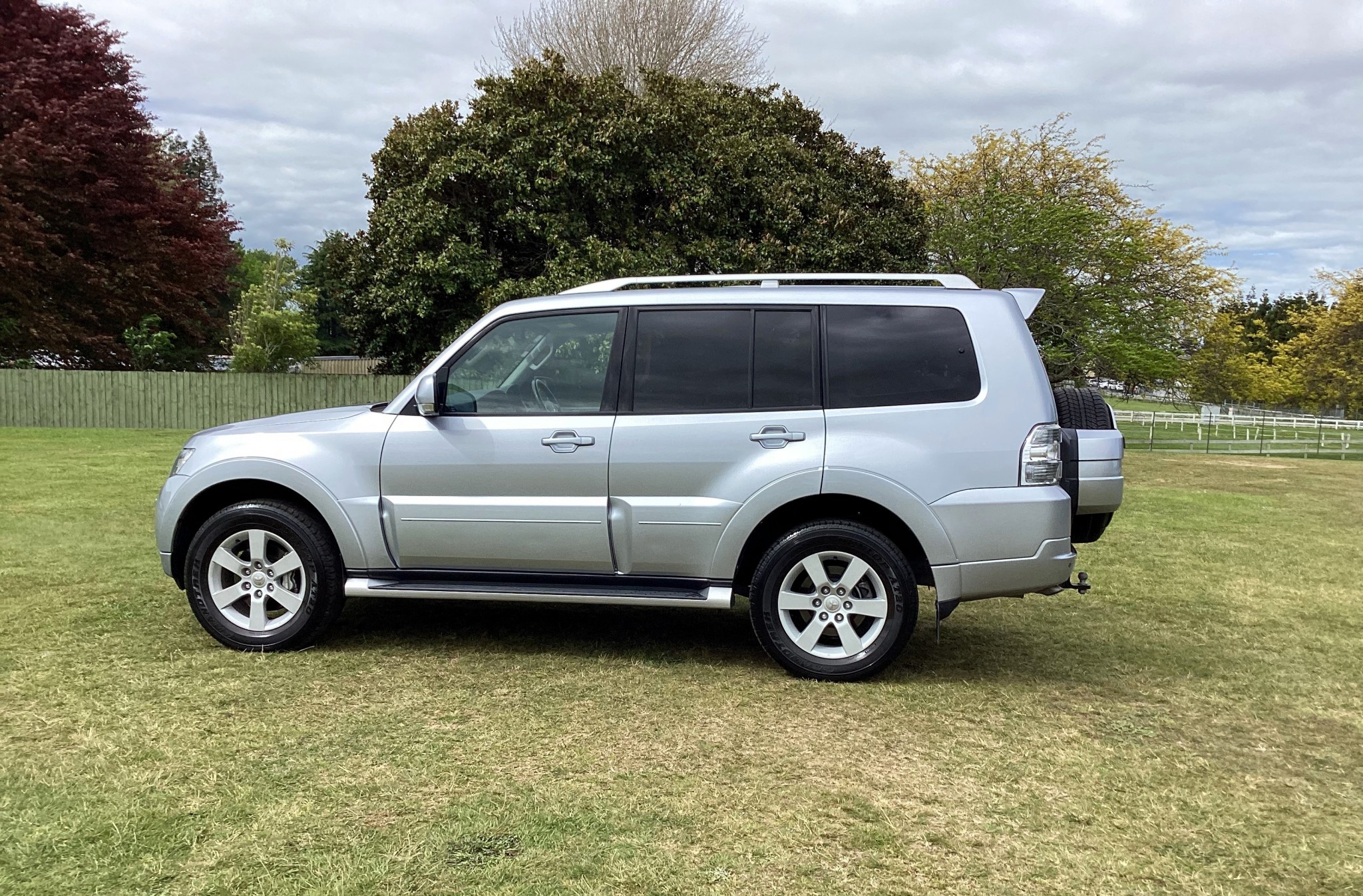 2011 Mitsubishi Pajero | EXCEED, 3.2L Diesel,  Automatic, 7 Seat, SUV. | 24984 | 4