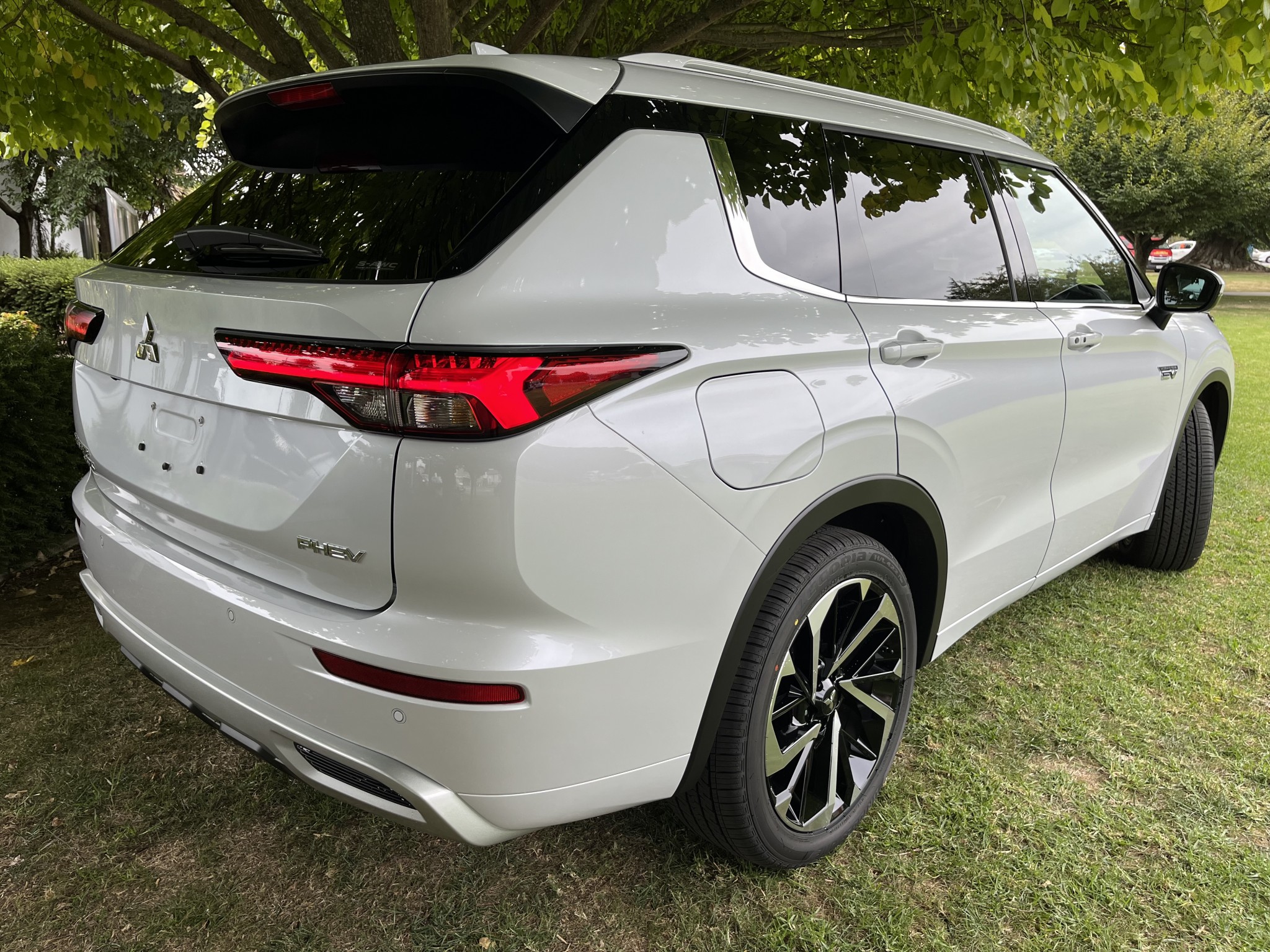 2023 Mitsubishi Outlander | VRX PHEV/4WD/AUTO 7 SEAT Plug In Petrol Hybrid | 23675 | 4