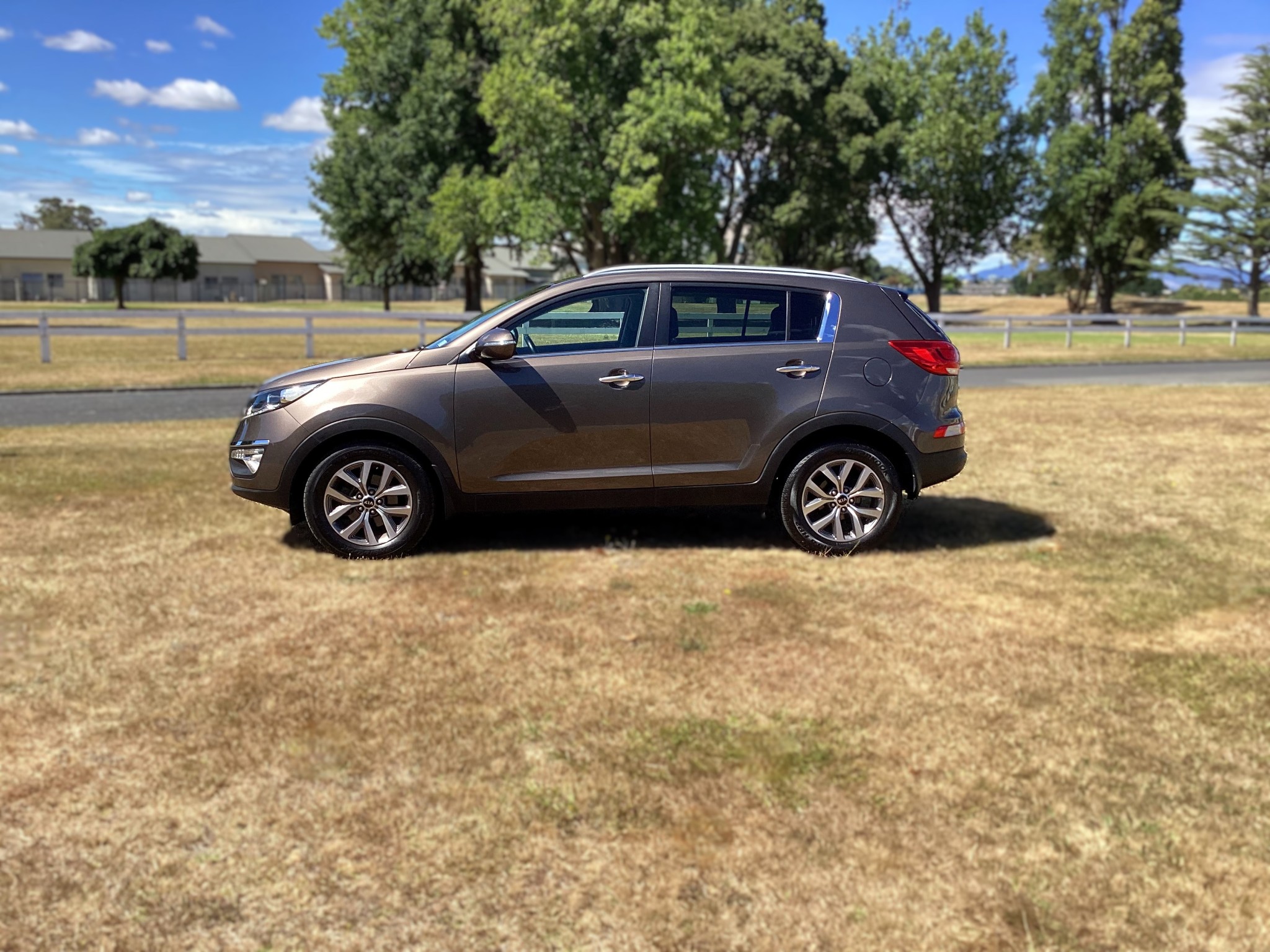 2015 Kia Sportage | URBAN SX, 2L Petrol, 6 Speed Automatic, FWD, SUV. | 25549 | 6