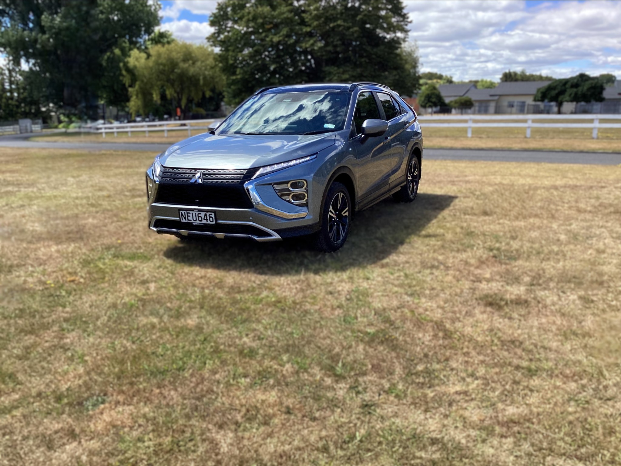 2020 Mitsubishi Eclipse Cross | VRX, 1.5L Petrol/Turbo,  8 Stage CVT, 2WD, SUV. | 25701 | 3