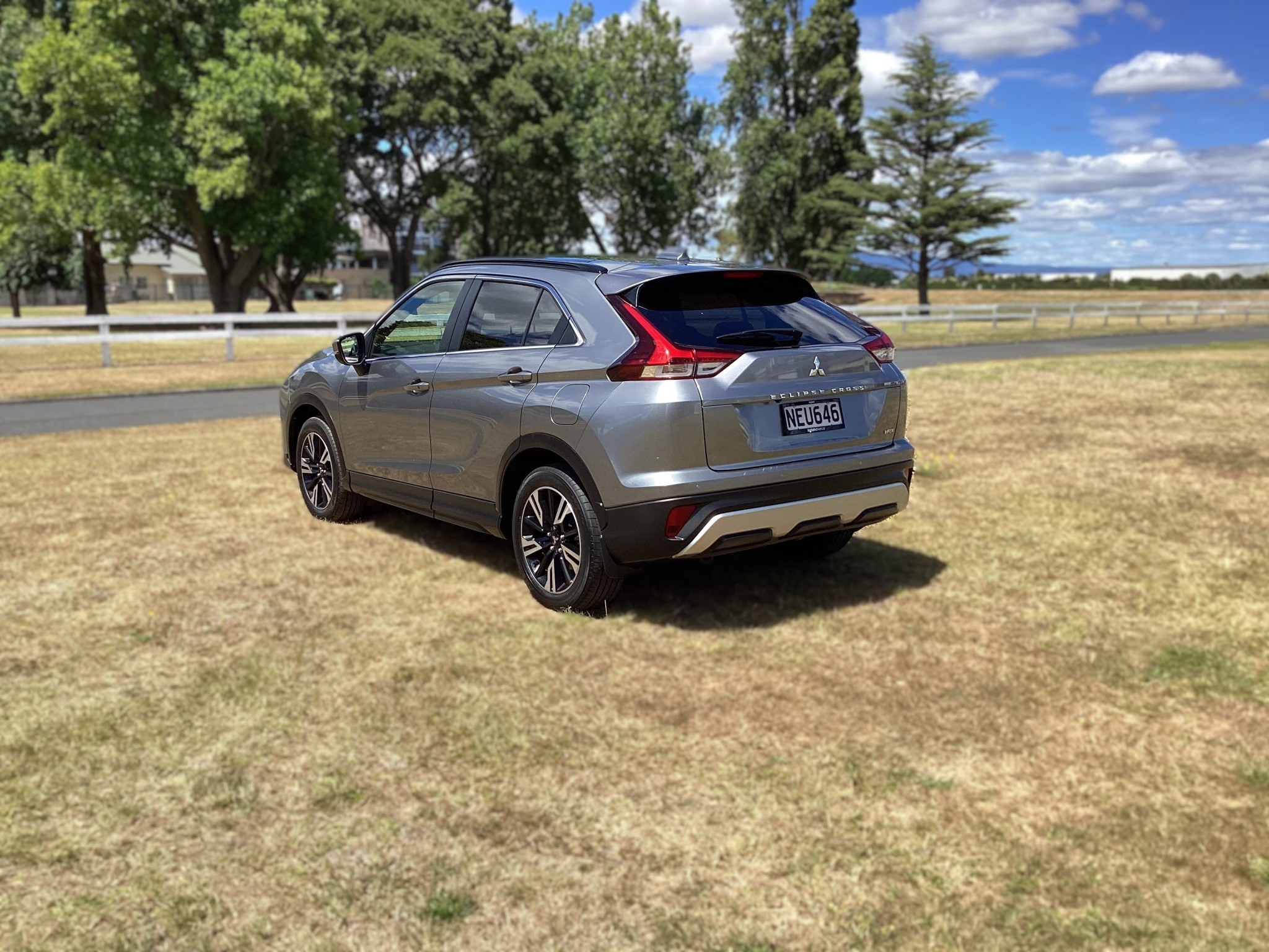 2020 Mitsubishi Eclipse Cross | VRX, 1.5L Petrol/Turbo,  8 Stage CVT, 2WD, SUV. | 25701 | 4