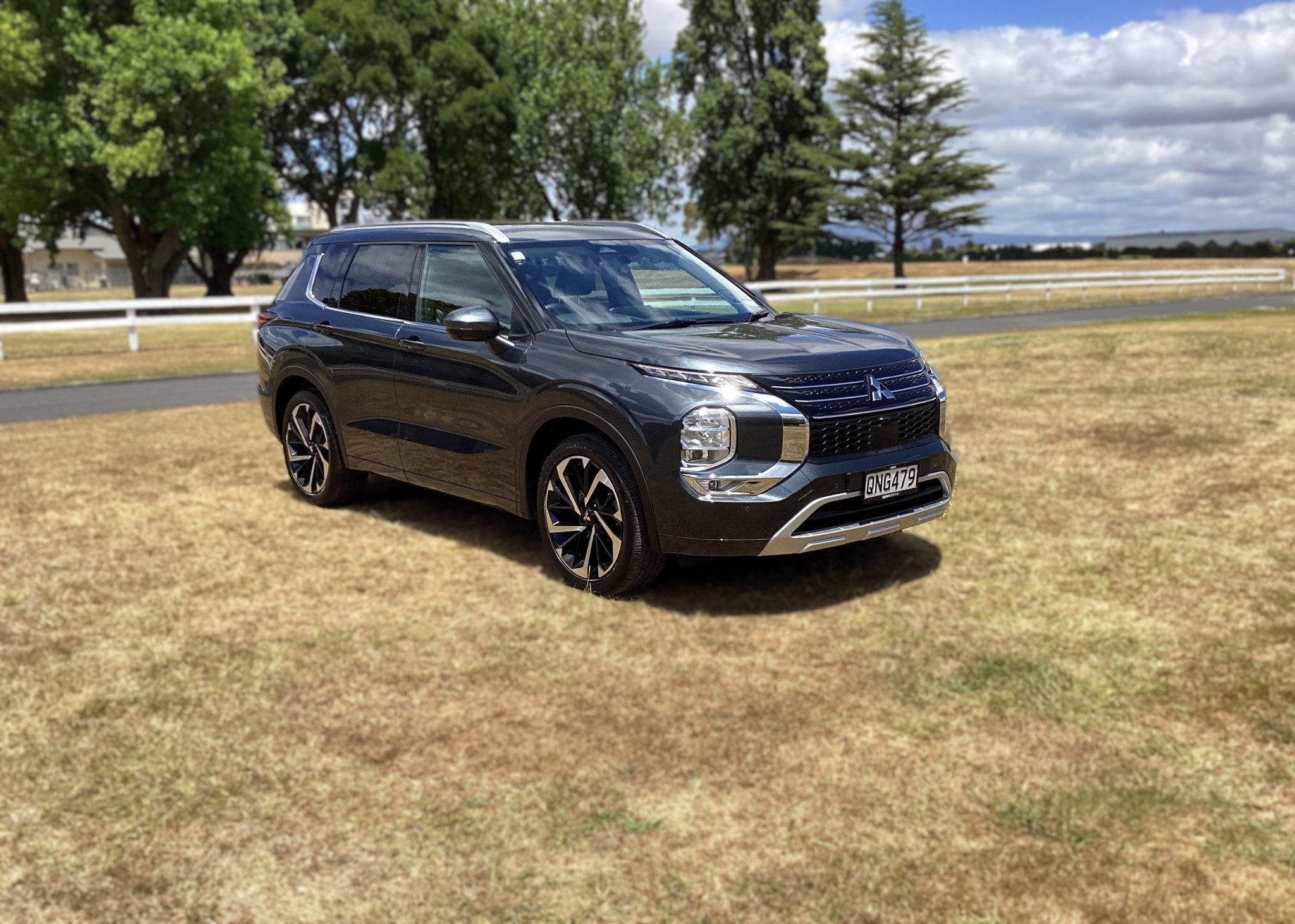 2024 Mitsubishi Outlander | VRX, AWD, 2.5L Petrol, CVT, 7 Seats, SUV. | 25438 | 1