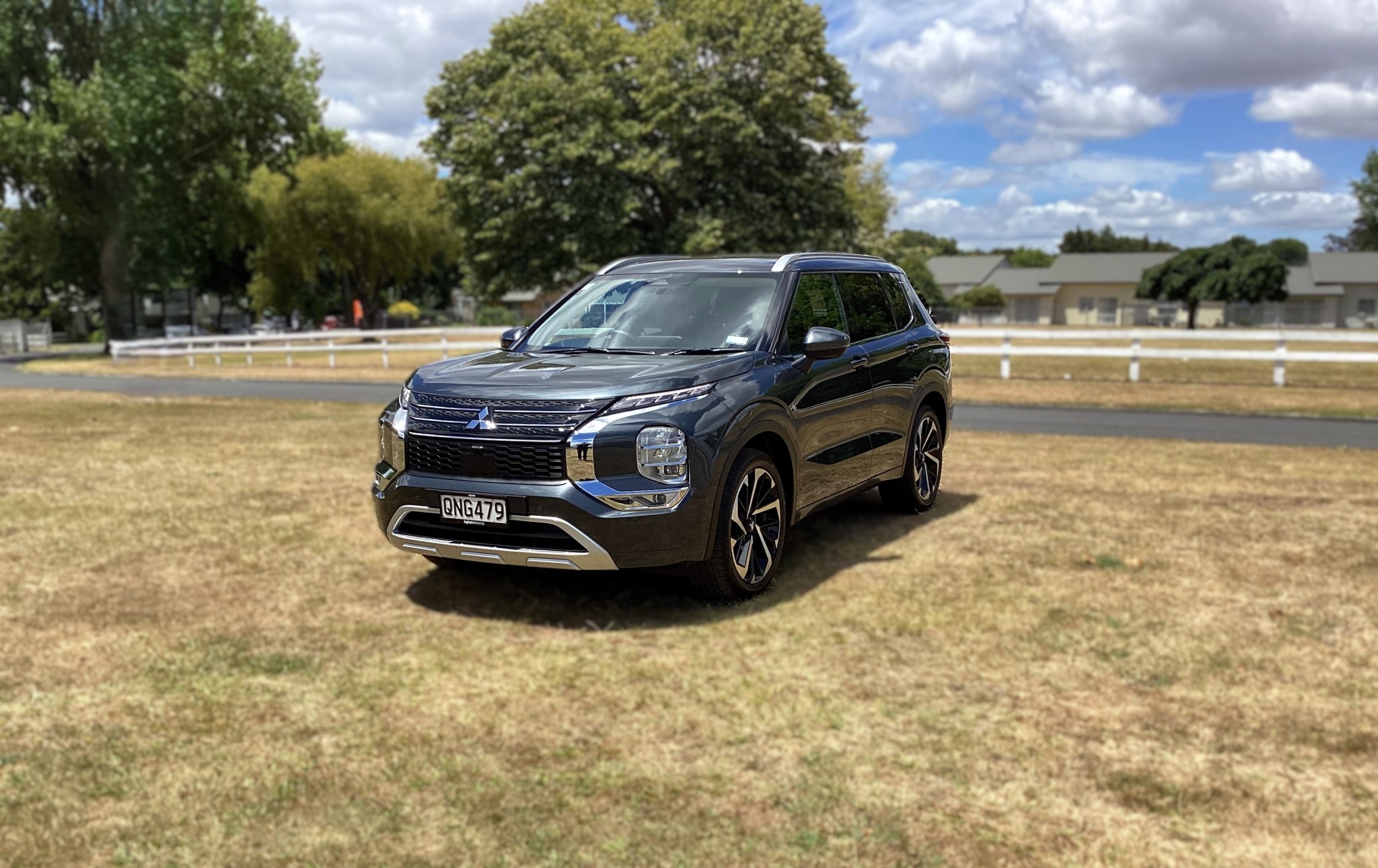 2024 Mitsubishi Outlander | VRX, AWD, 2.5L Petrol, CVT, 7 Seats, SUV. | 25438 | 3