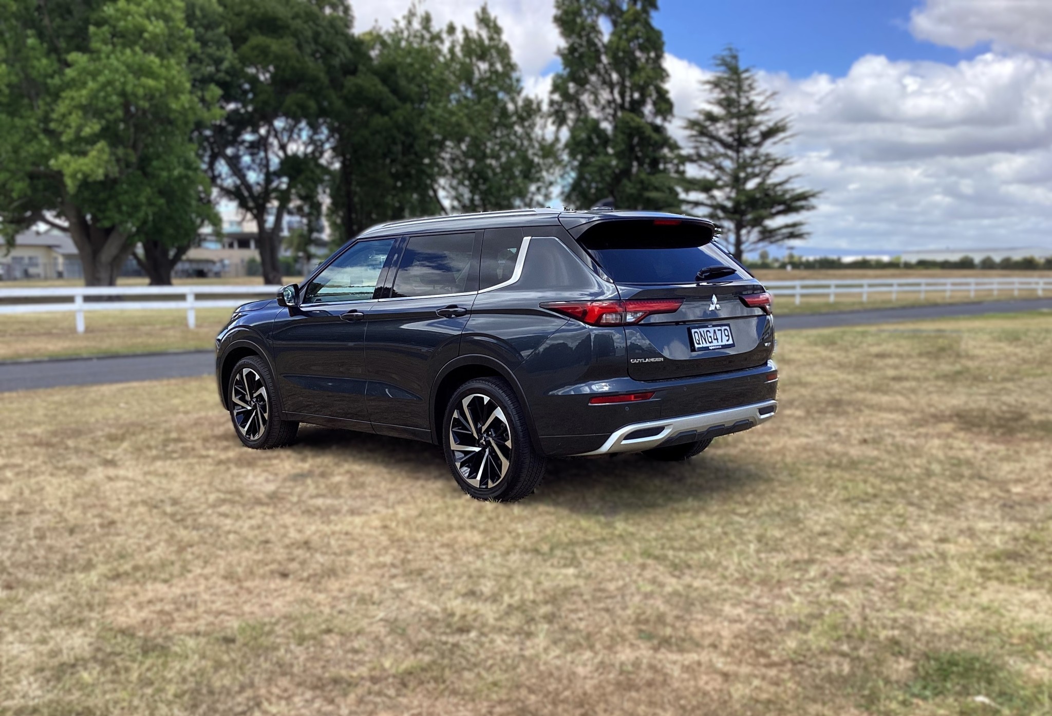 2024 Mitsubishi Outlander | VRX, AWD, 2.5L Petrol, CVT, 7 Seats, SUV. | 25438 | 4