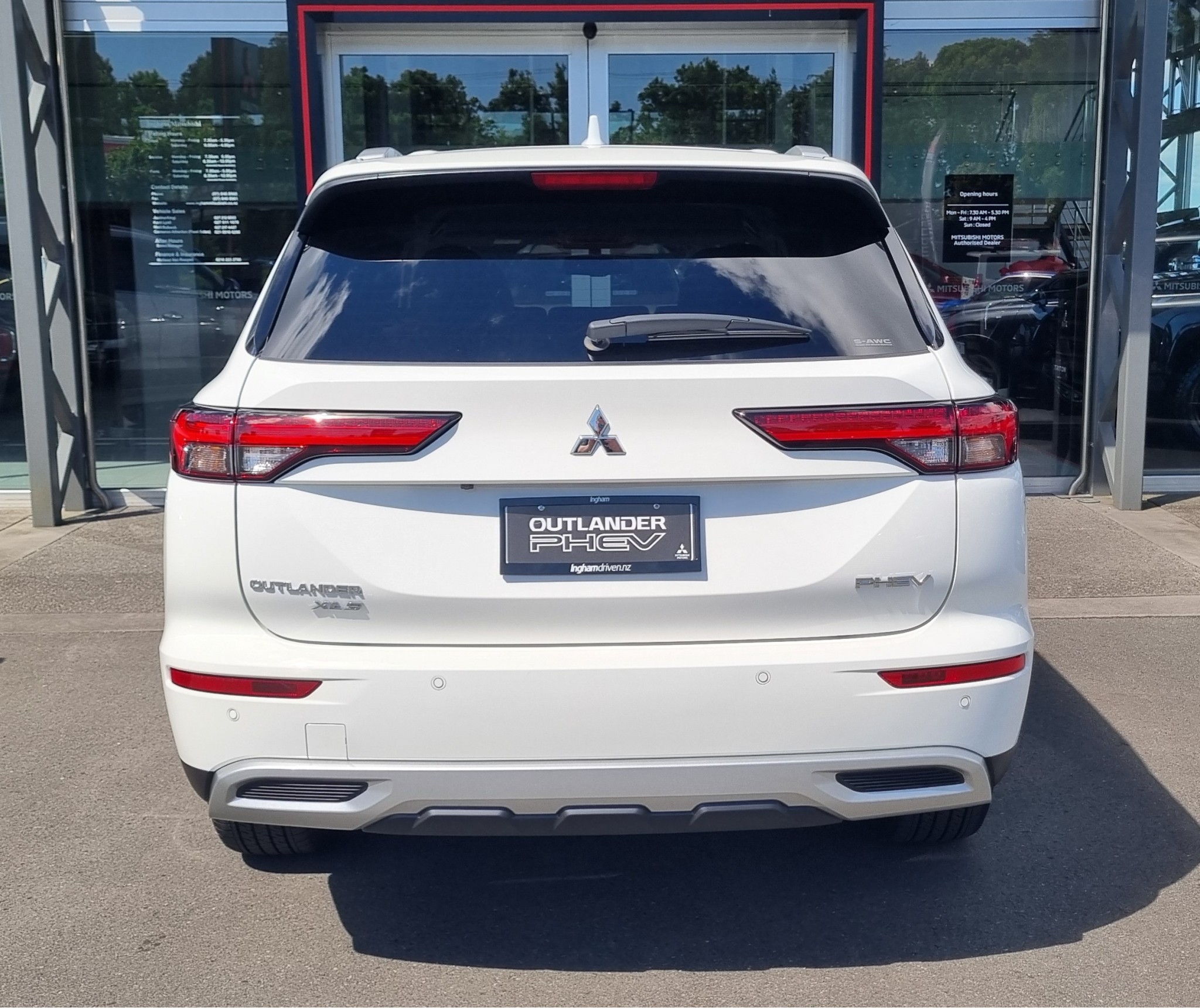 2025 Mitsubishi Outlander | XLS PHEV/4WD/AT | 25765 | 4