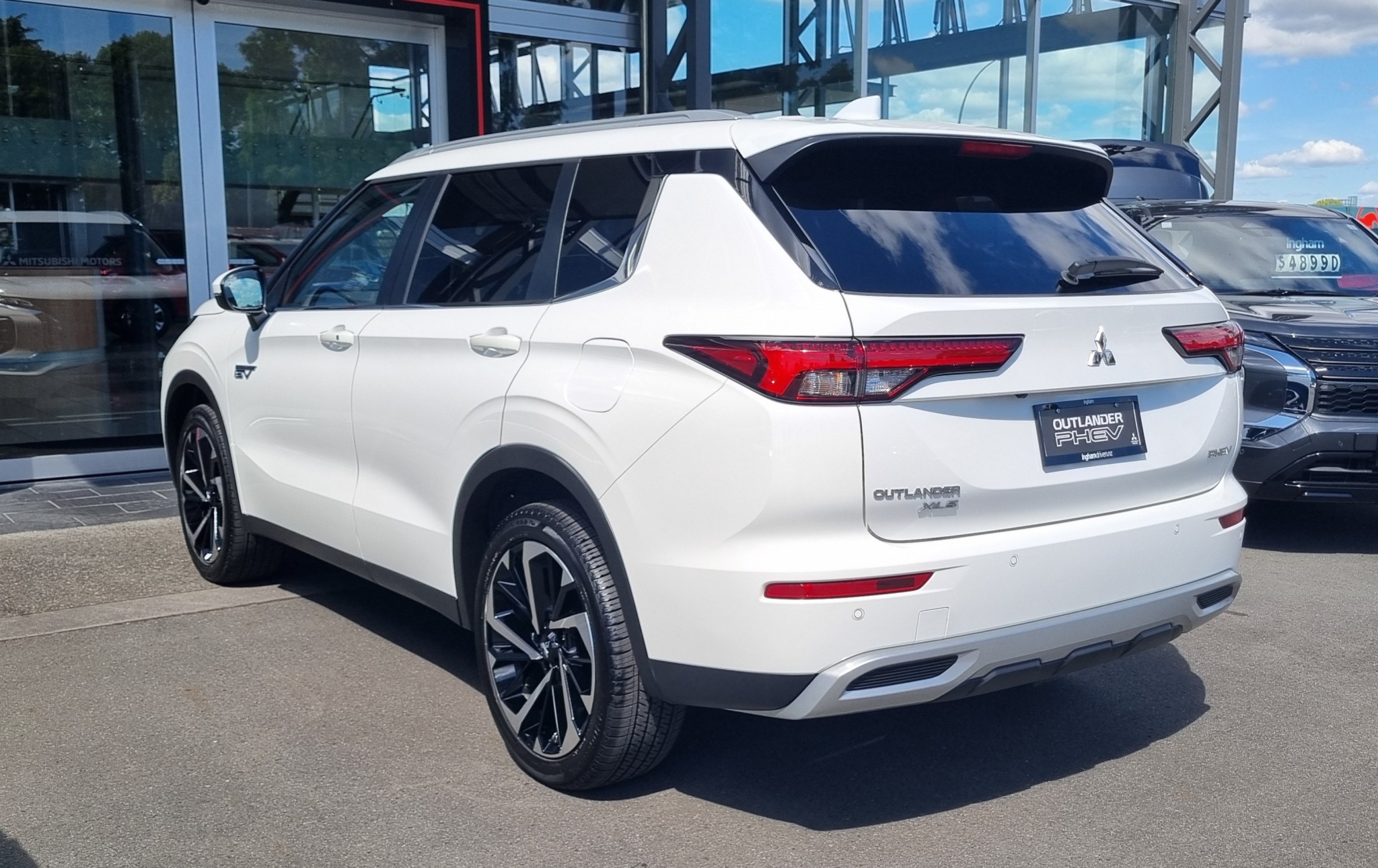 2025 Mitsubishi Outlander | XLS PHEV/4WD/AT | 25765 | 5