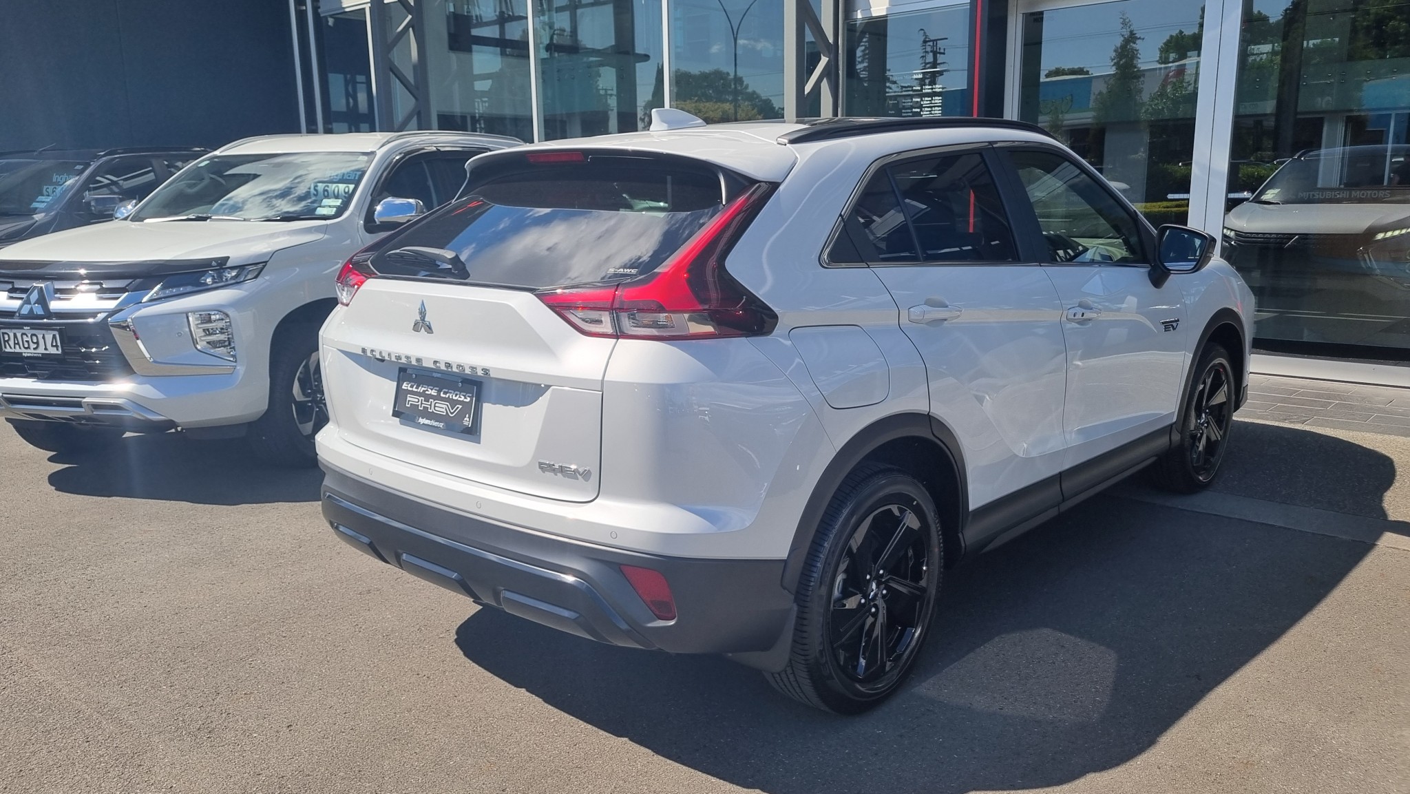 2024 Mitsubishi Eclipse Cross | SPORT PHEV/4WD/AT | 25778 | 3