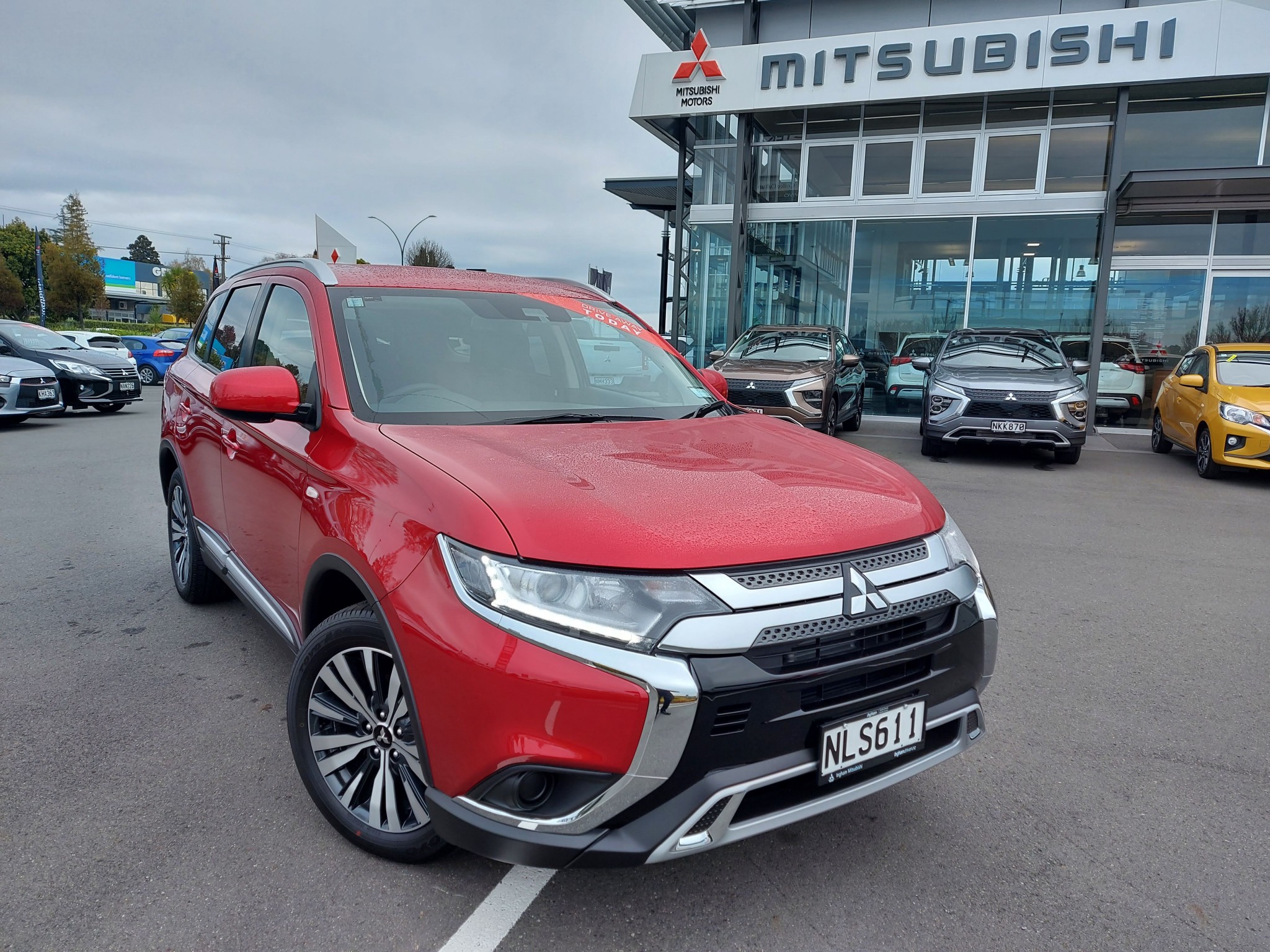 Mitsubishi Outlander 2021 | LS 2.4L 2WD 7 Seater