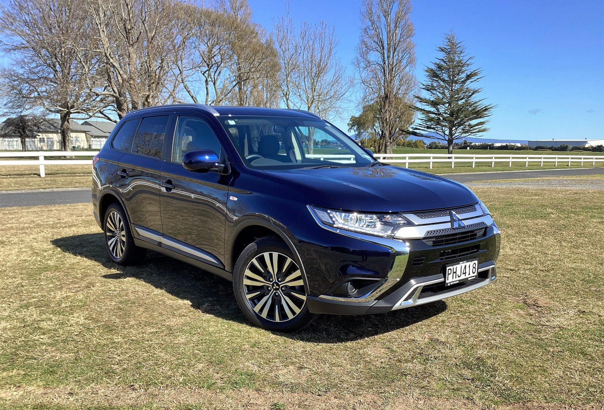 2022 Mitsubishi Outlander | LS, 2.4L Petrol, CVT, SUV. | 21582 | 1