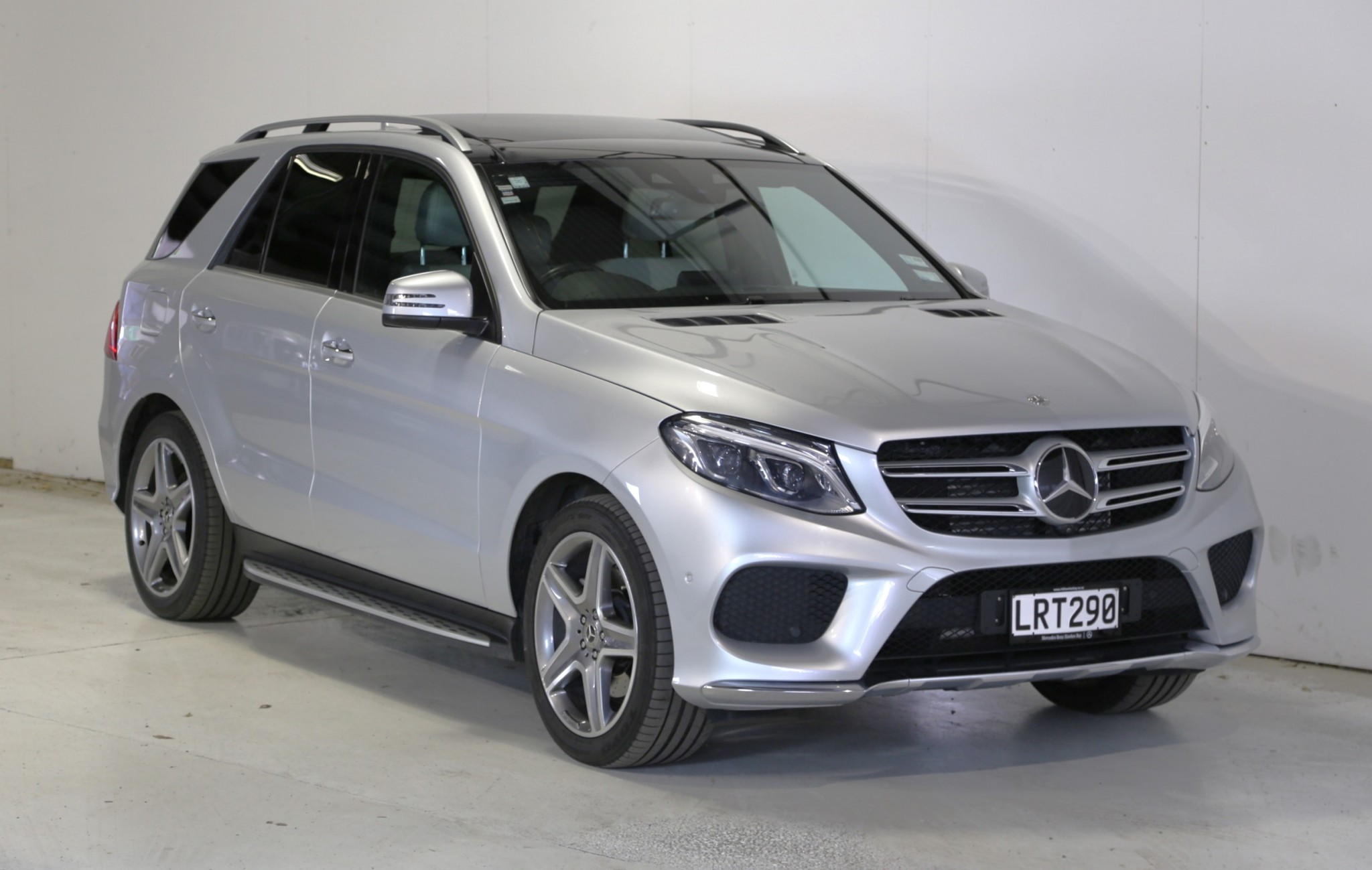 2018 Mercedes-Benz GLE 350 d | NZ New AMG Line 2y MB warranty Air suspension | 25063 | 1