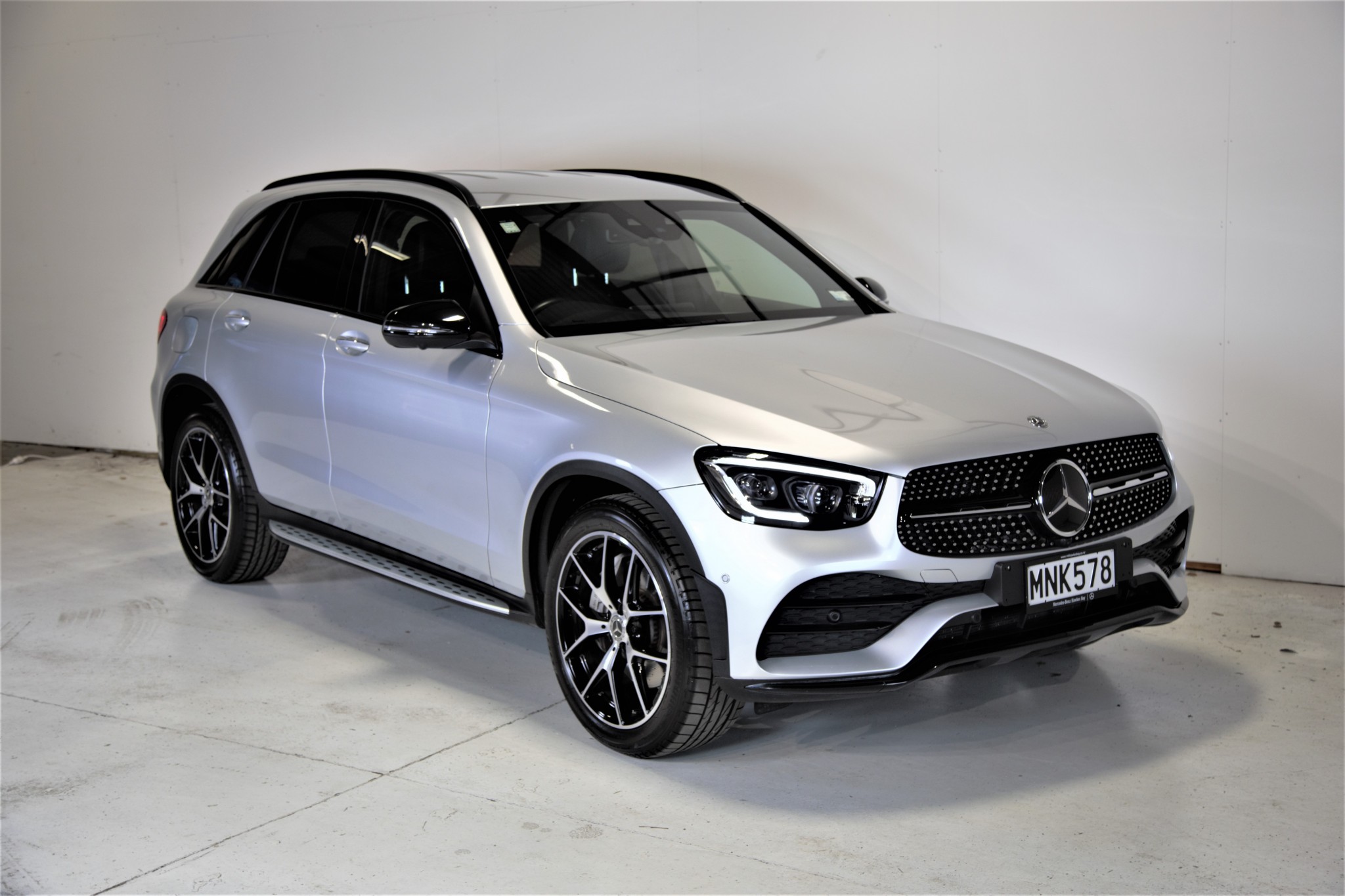 Mercedes-Benz GLC 300 2019 | NZ New,190KW,AMG Line,MBUX