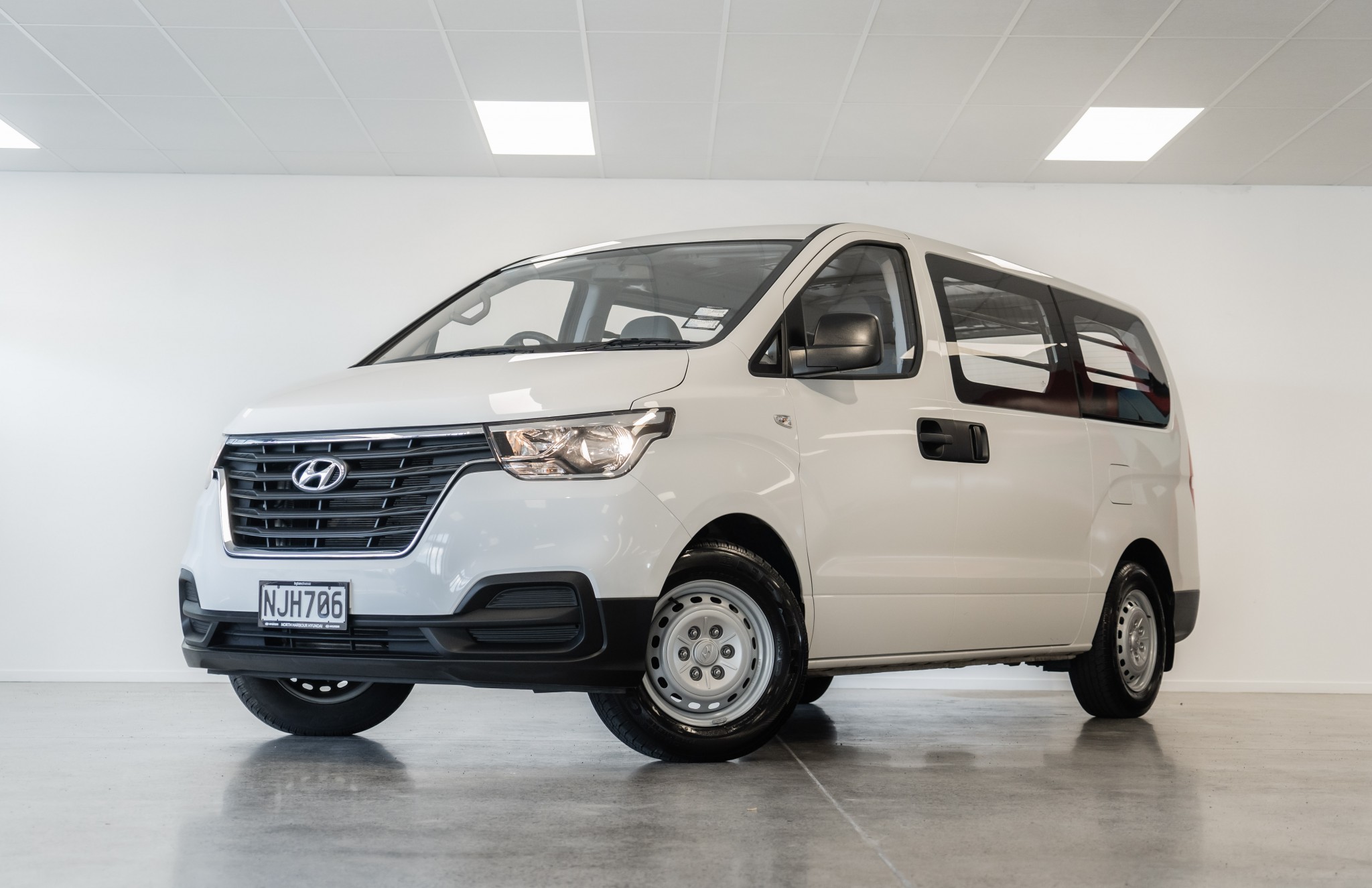 2021 Hyundai iLoad | 2.5 CRDI AUTO | 16378 | 1