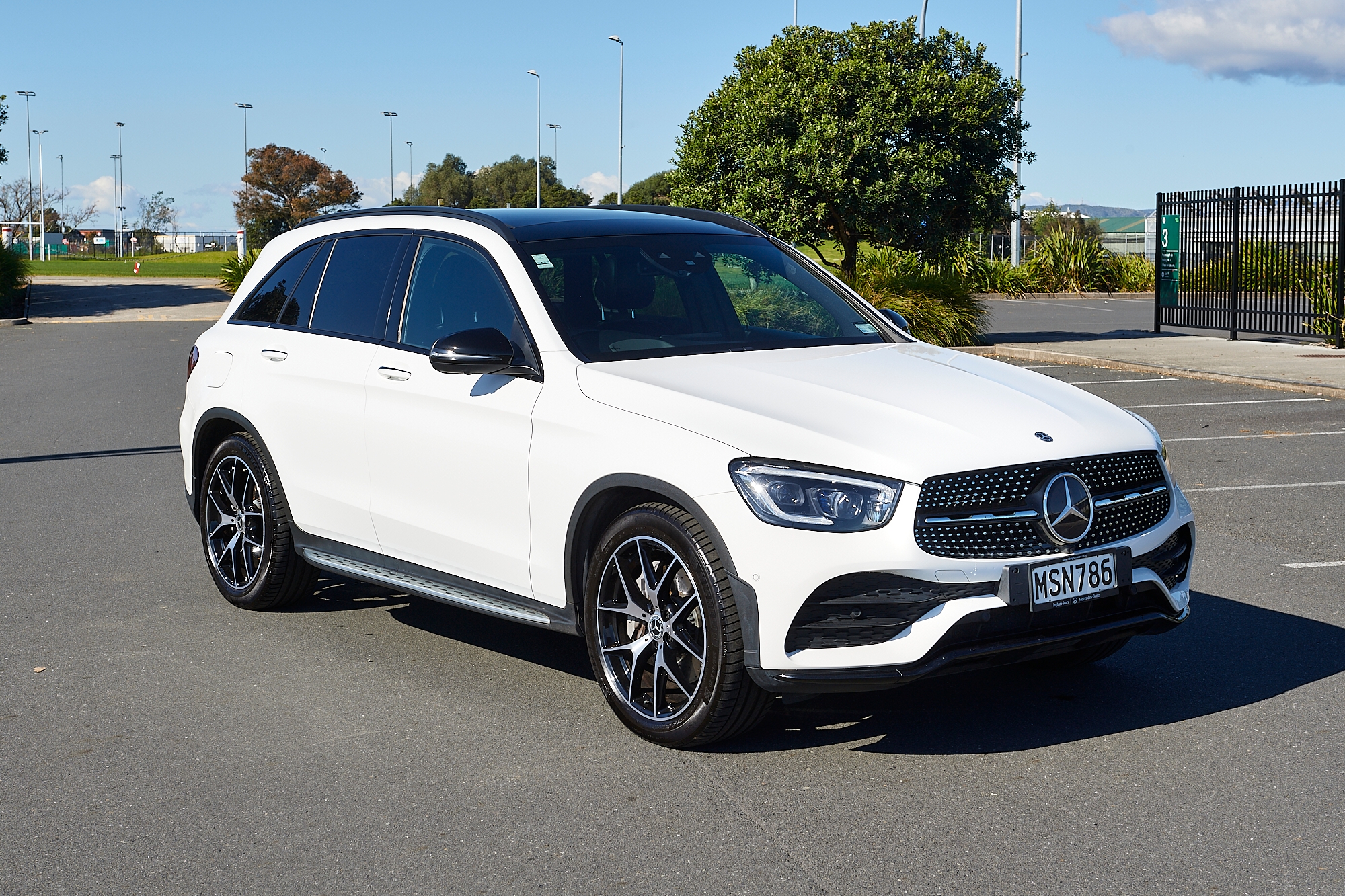 2020 Mercedes-Benz GLC 300 | 300 2.0P/4WD/9AT | 24248 | 1