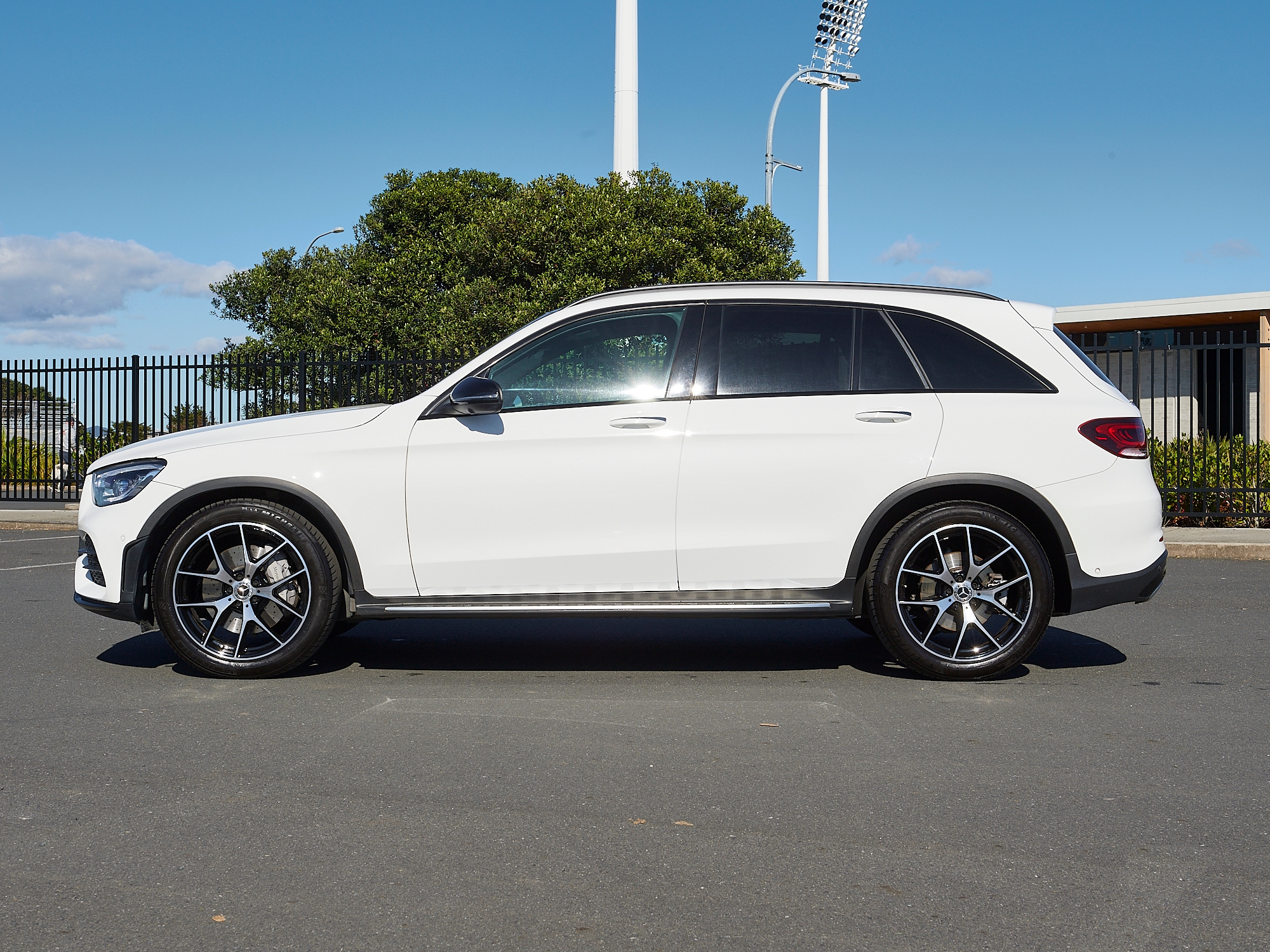 2020 Mercedes-Benz GLC 300 | 300 2.0P/4WD/9AT | 24248 | 4