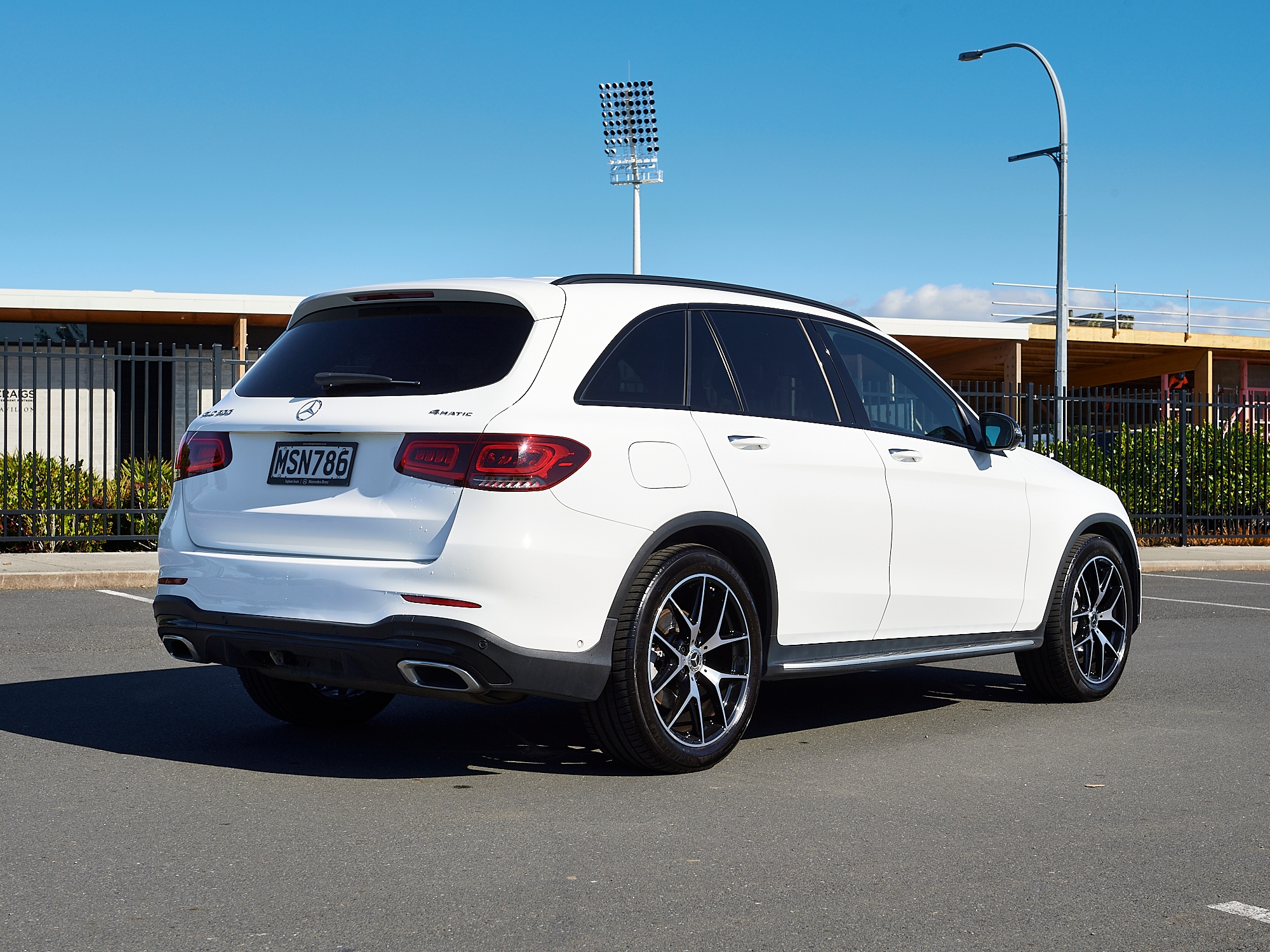 2020 Mercedes-Benz GLC 300 | 300 2.0P/4WD/9AT | 24248 | 5