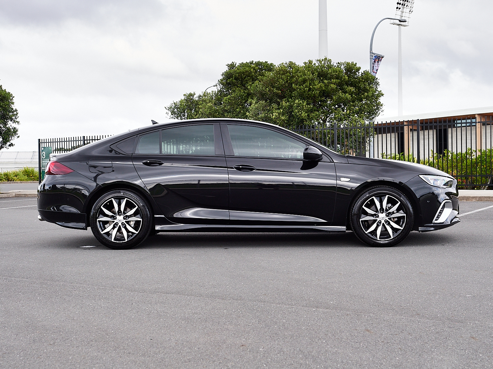 2019 Holden Commodore | RS 2.0PT/9AT | 24423 | 4