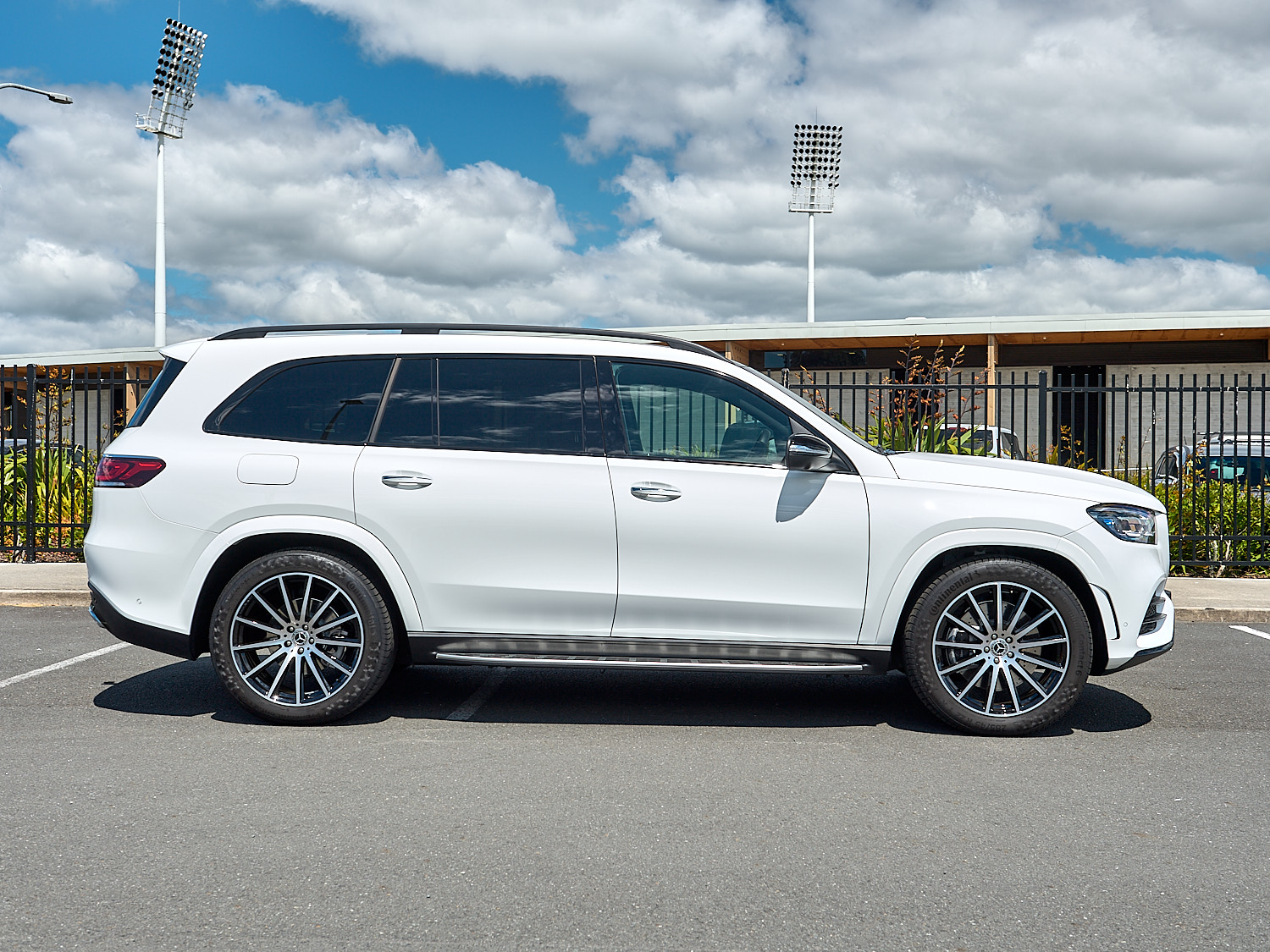 2022 Mercedes-Benz GLS 400 d | 400D 2.9DT/4WD/9AT | 24975 | 2