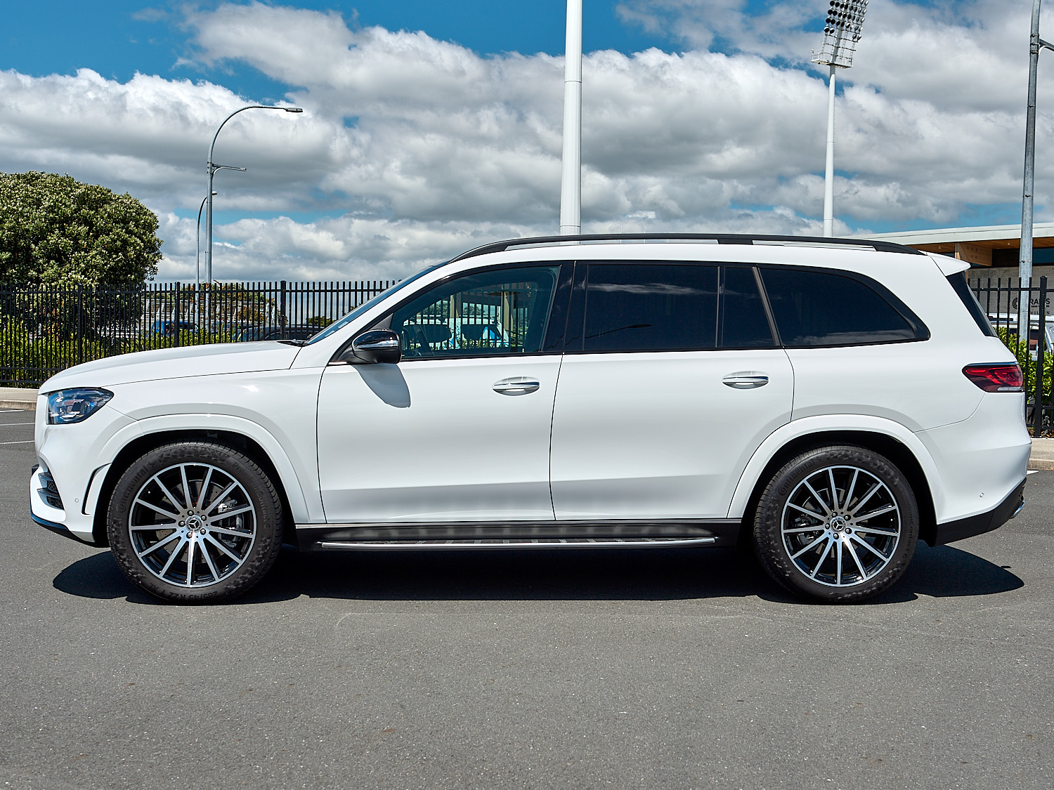 2022 Mercedes-Benz GLS 400 d | 400D 2.9DT/4WD/9AT | 24975 | 6