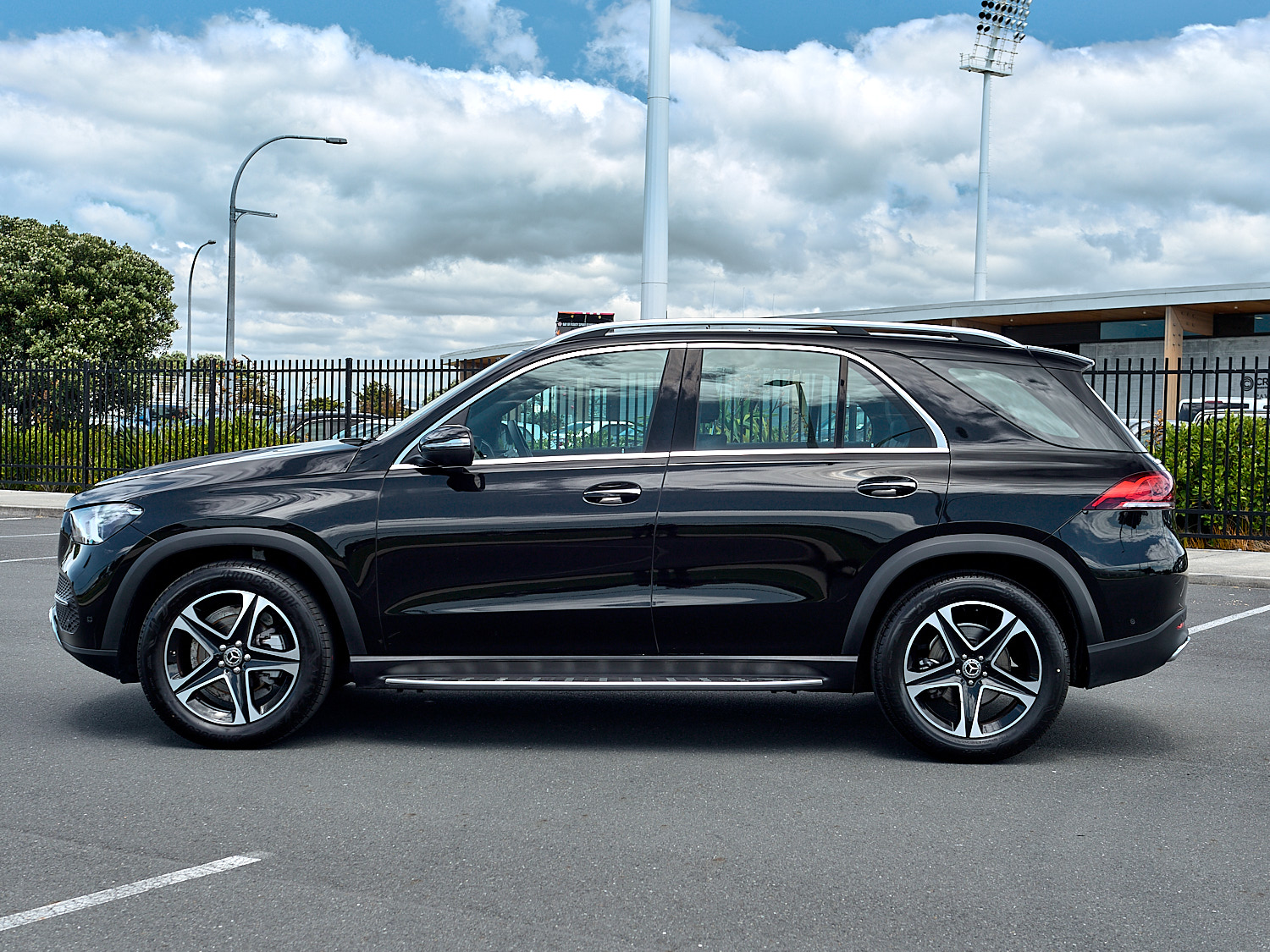 2024 Mercedes-Benz GLE 300 d | 300D 2.0DT/4WD/9AT | 25003 | 3