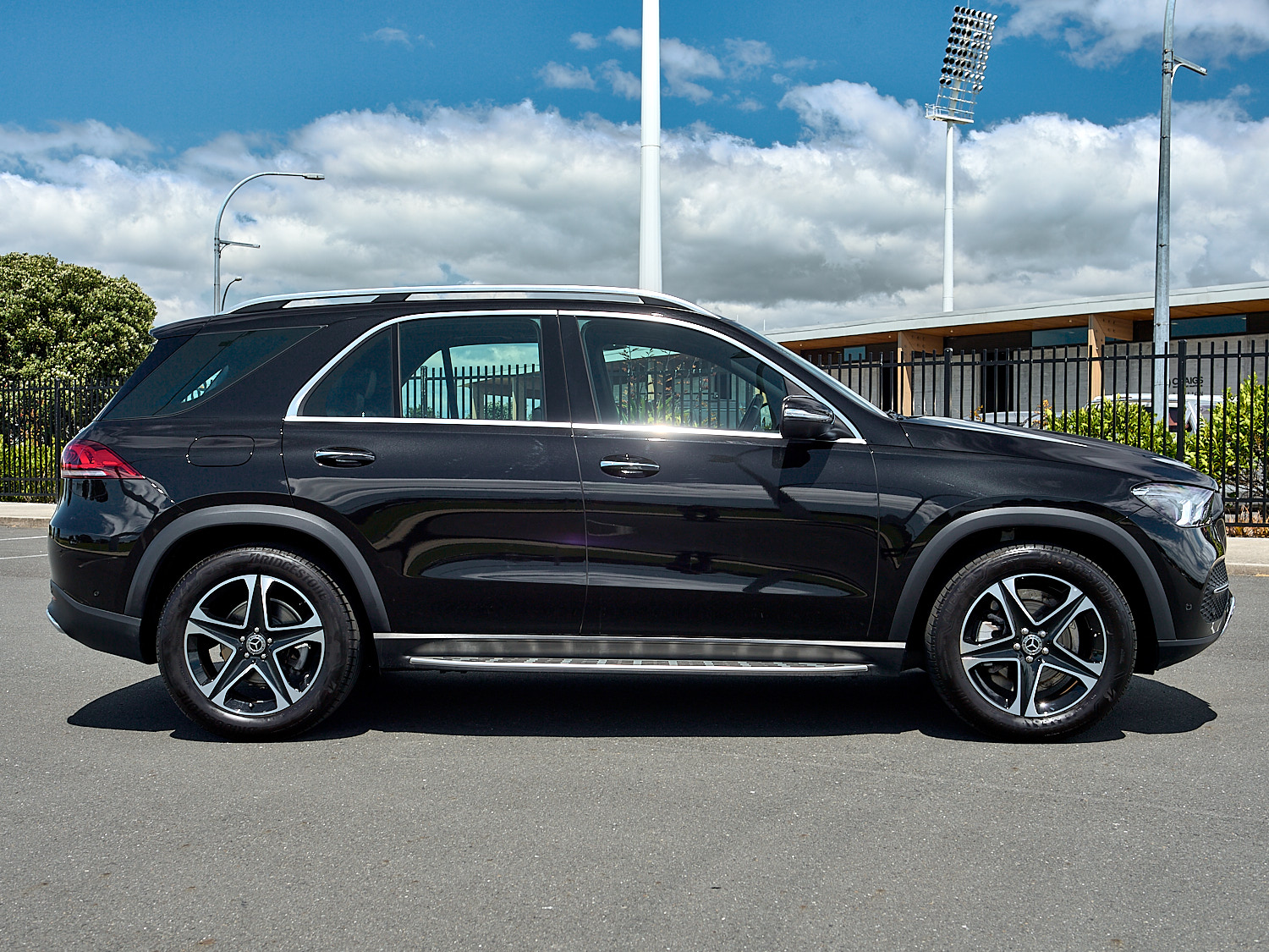 2024 Mercedes-Benz GLE 300 d | 300D 2.0DT/4WD/9AT | 25003 | 6