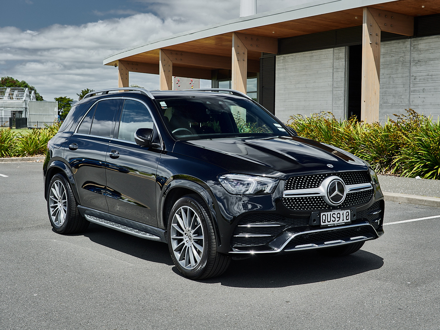 2019 Mercedes-Benz GLE 300 d | 300D 2.0D/4WD/9AT | 24891 | 1