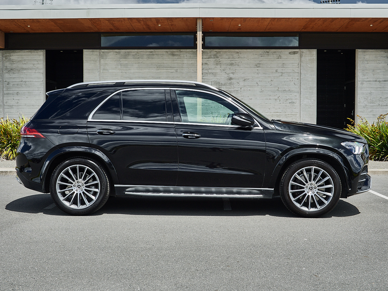 2019 Mercedes-Benz GLE 300 d | 300D 2.0D/4WD/9AT | 24891 | 2