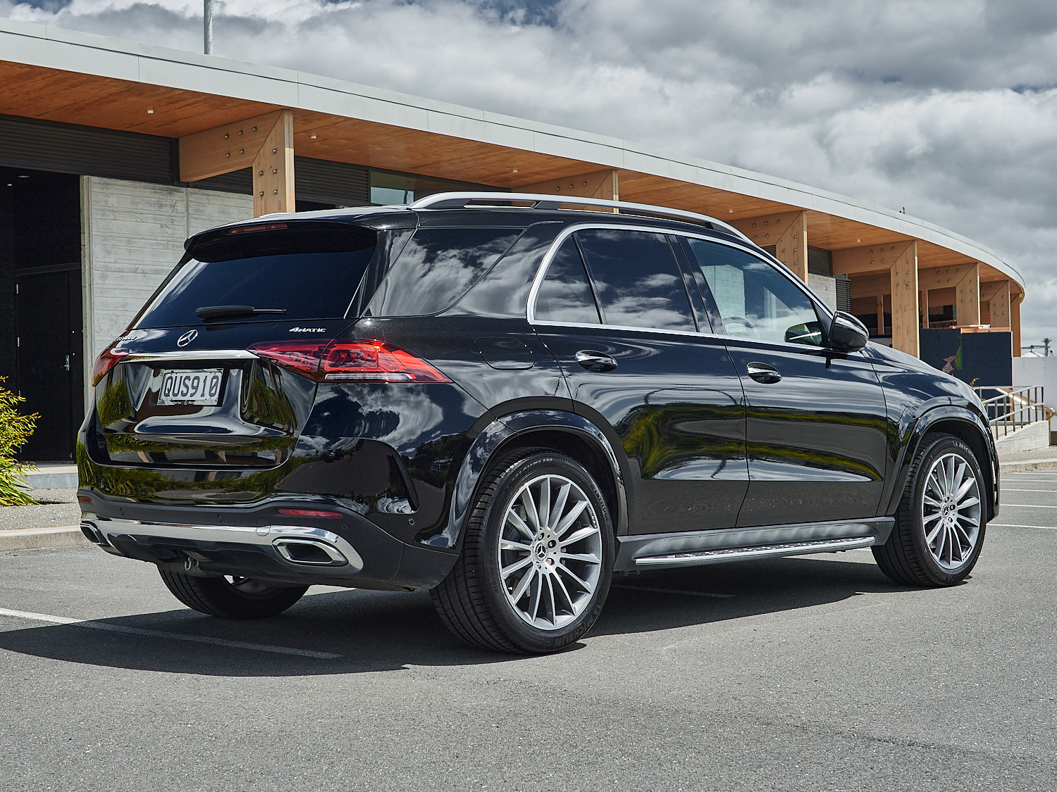 2019 Mercedes-Benz GLE 300 d | 300D 2.0D/4WD/9AT | 24891 | 3