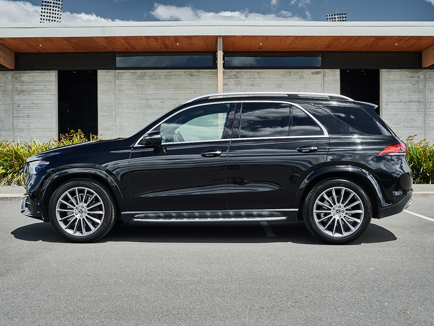 2019 Mercedes-Benz GLE 300 d | 300D 2.0D/4WD/9AT | 24891 | 5