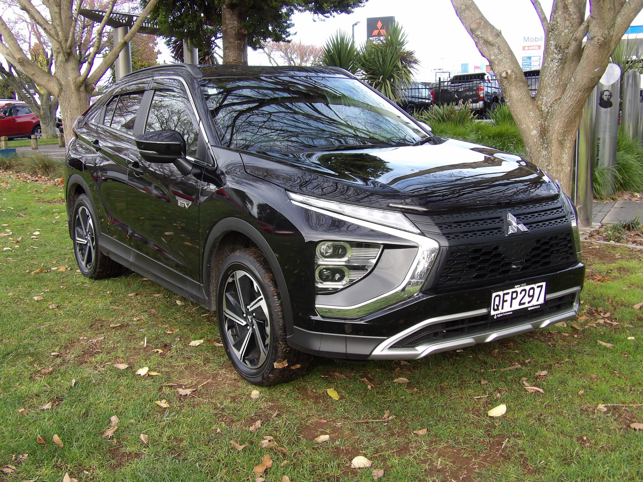 2023 Mitsubishi Eclipse Cross | XLS PHEV/4WD/AT AUTO AWD PETROL PLUG IN HYBRID | 23827 | 1