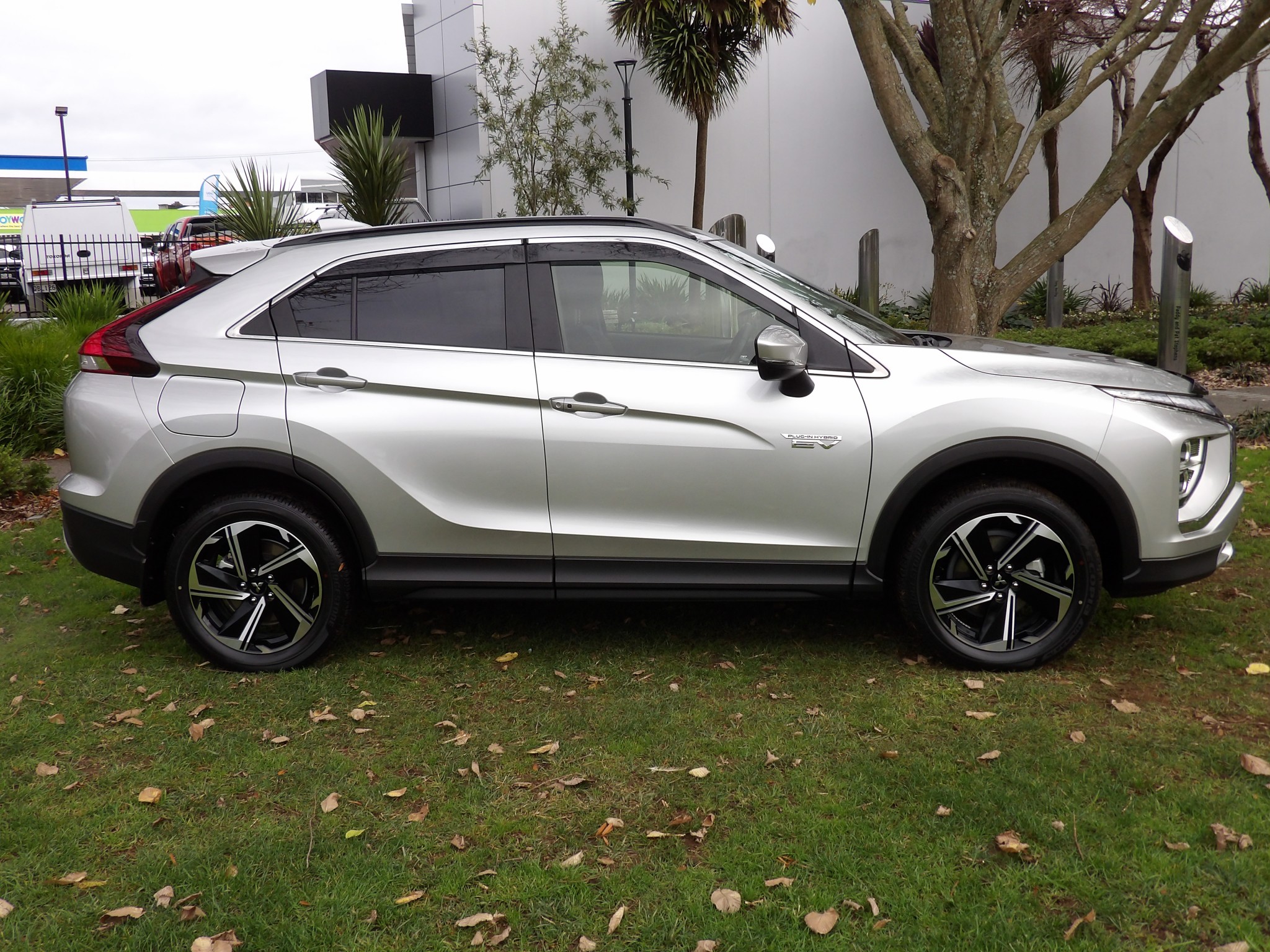 2023 Mitsubishi Eclipse Cross | XLS PHEV/4WD/AT AUTO AWD PETROL PLUG IN HYBRID | 23829 | 3