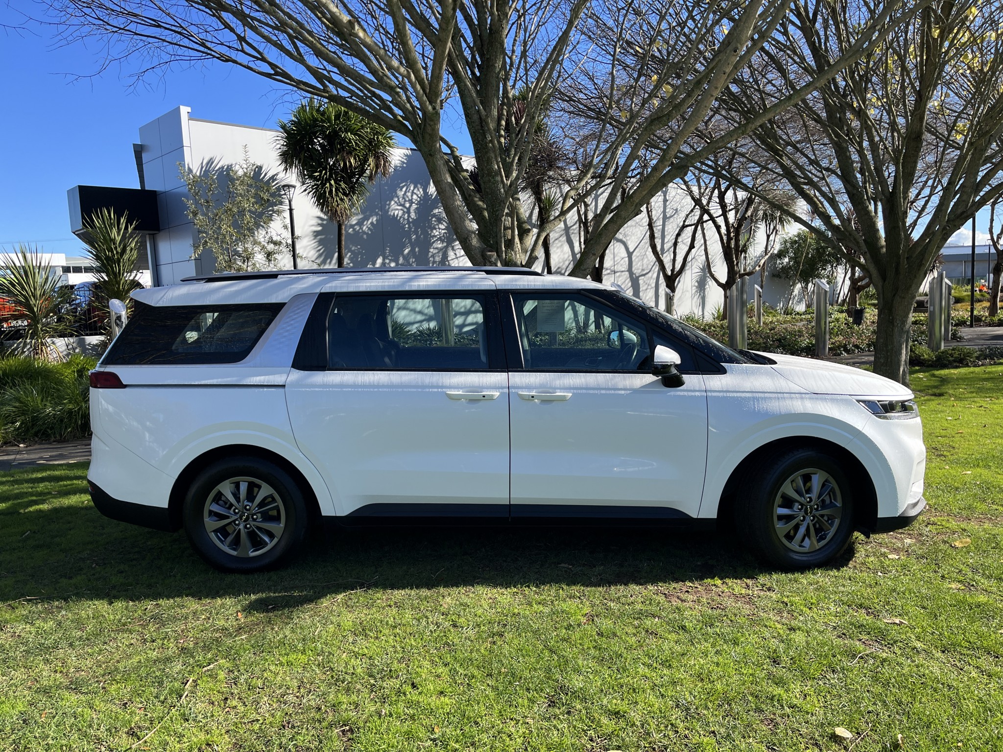 2022 Kia Carnival | 2022 Kia Carnival Ex 2.2Dt/8At DIESEL AUTO 8 SEAT | 24015 | 3