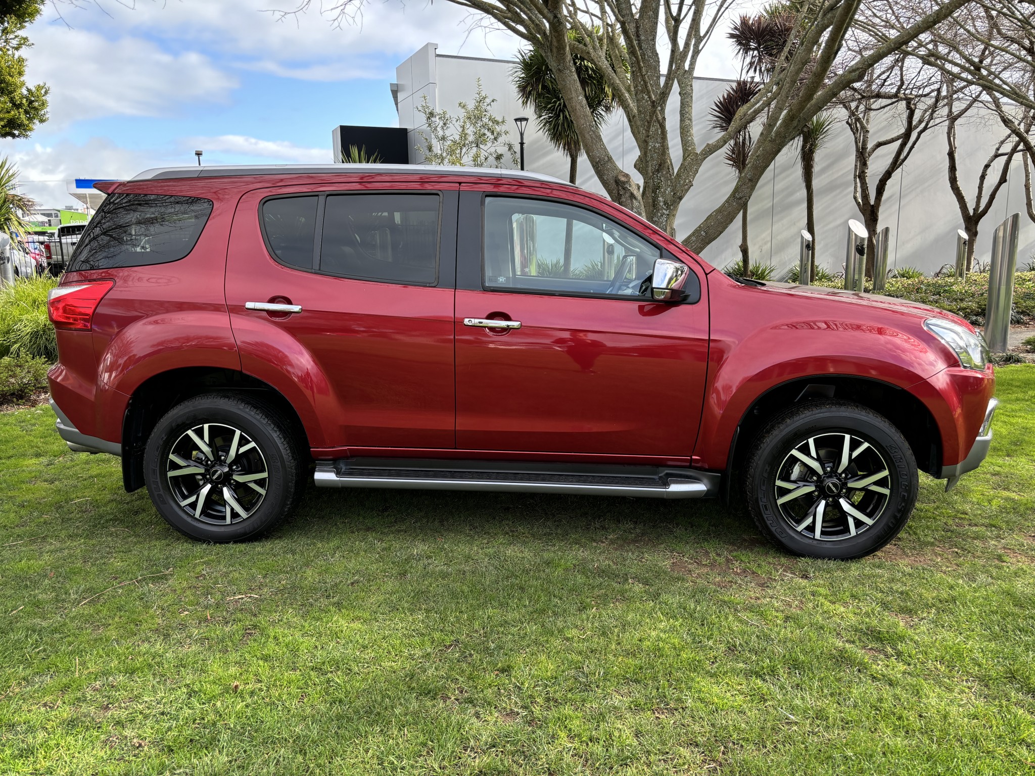 2021 Isuzu MU-X | 4WD AUTO 3.0D/4WD 7 SEAT 4X4 KZ MODEL | 24204 | 3