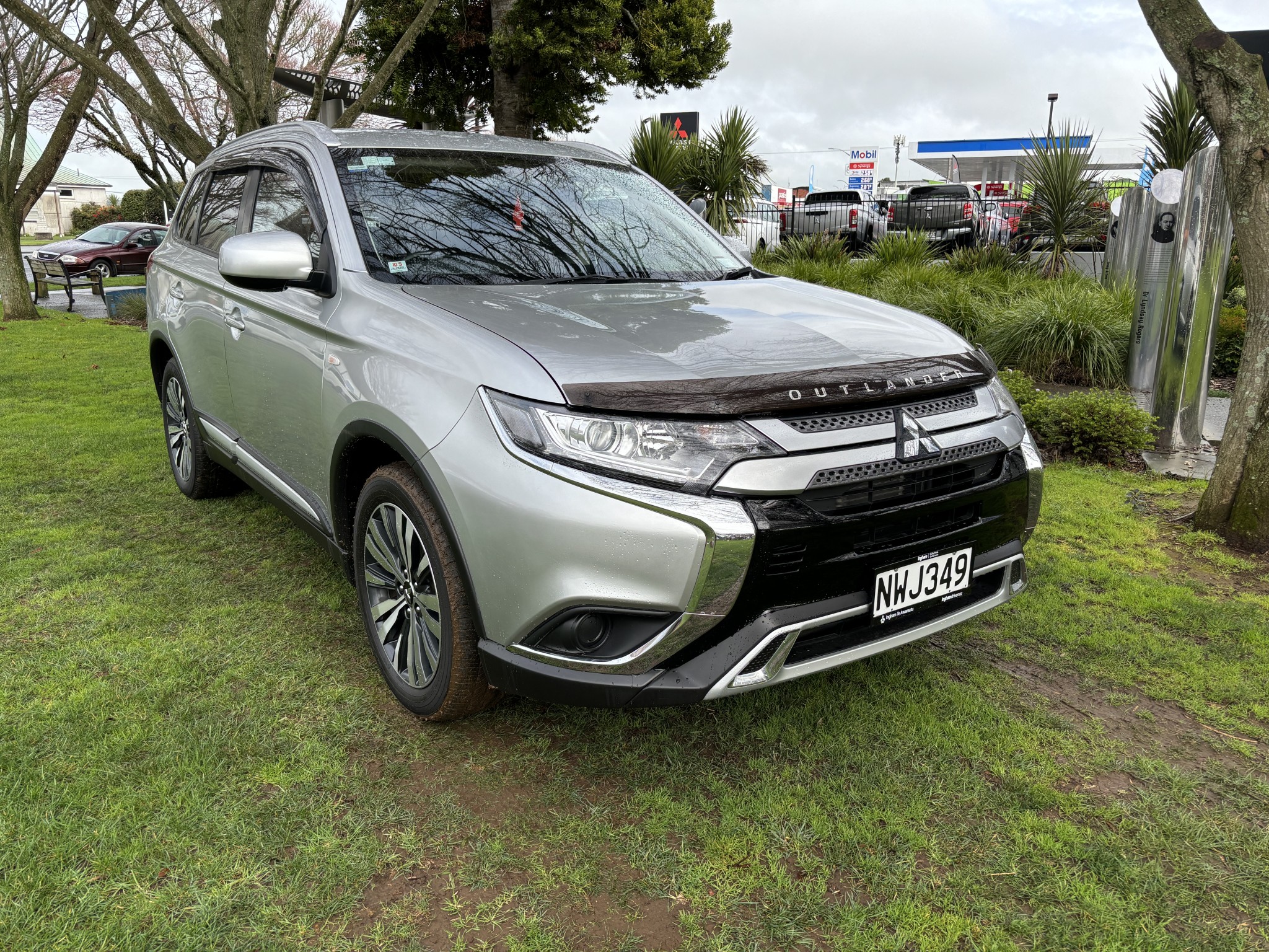 2021 Mitsubishi Outlander | LS 2.4P/CVT 2WD AUTO 7 SEAT PETROL SUV | 24238 | 1