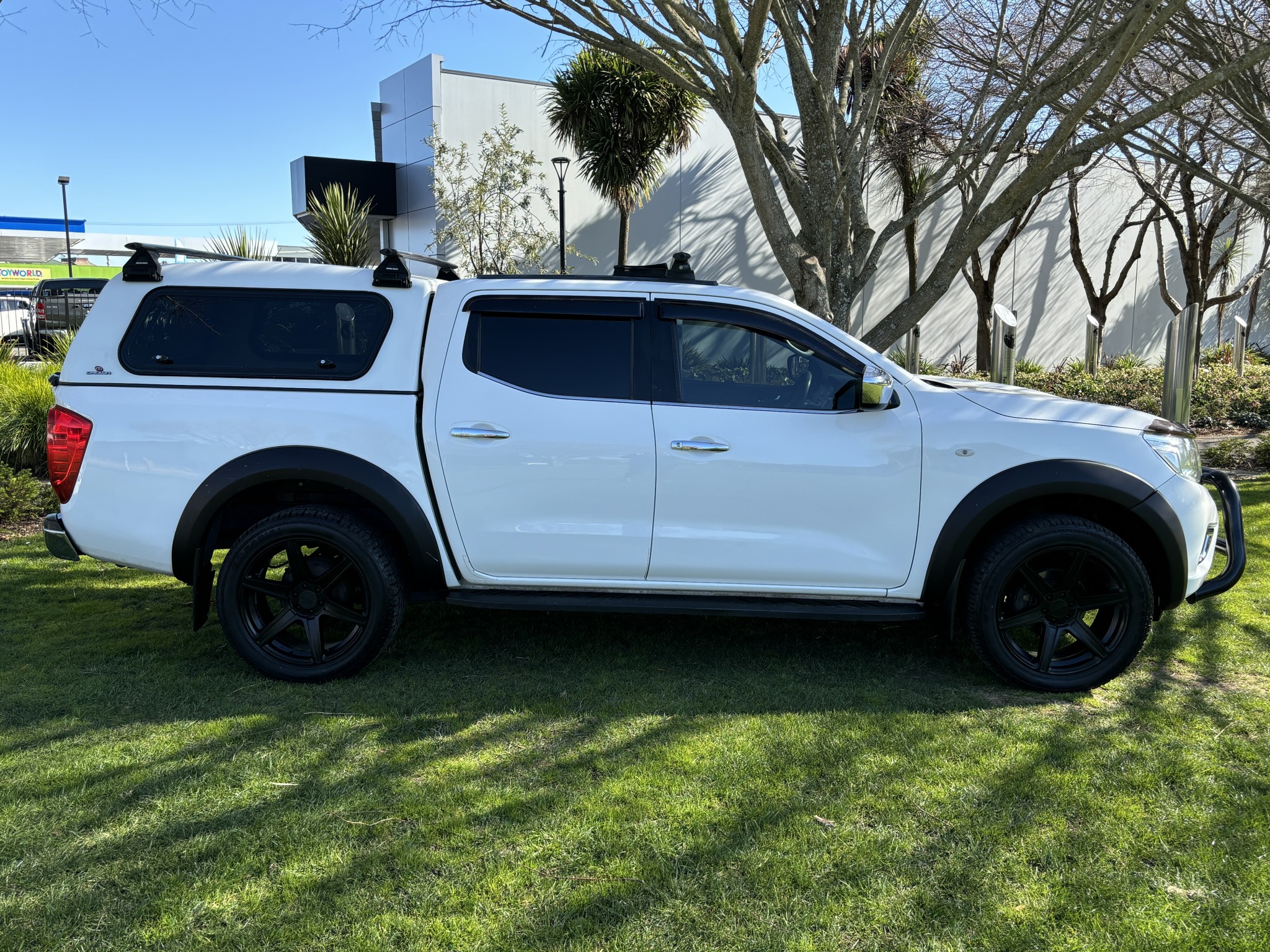 2021 Nissan Navara | RX 2.3D/7AT/UT/4DR/5 AUTO RWD | 24427 | 3