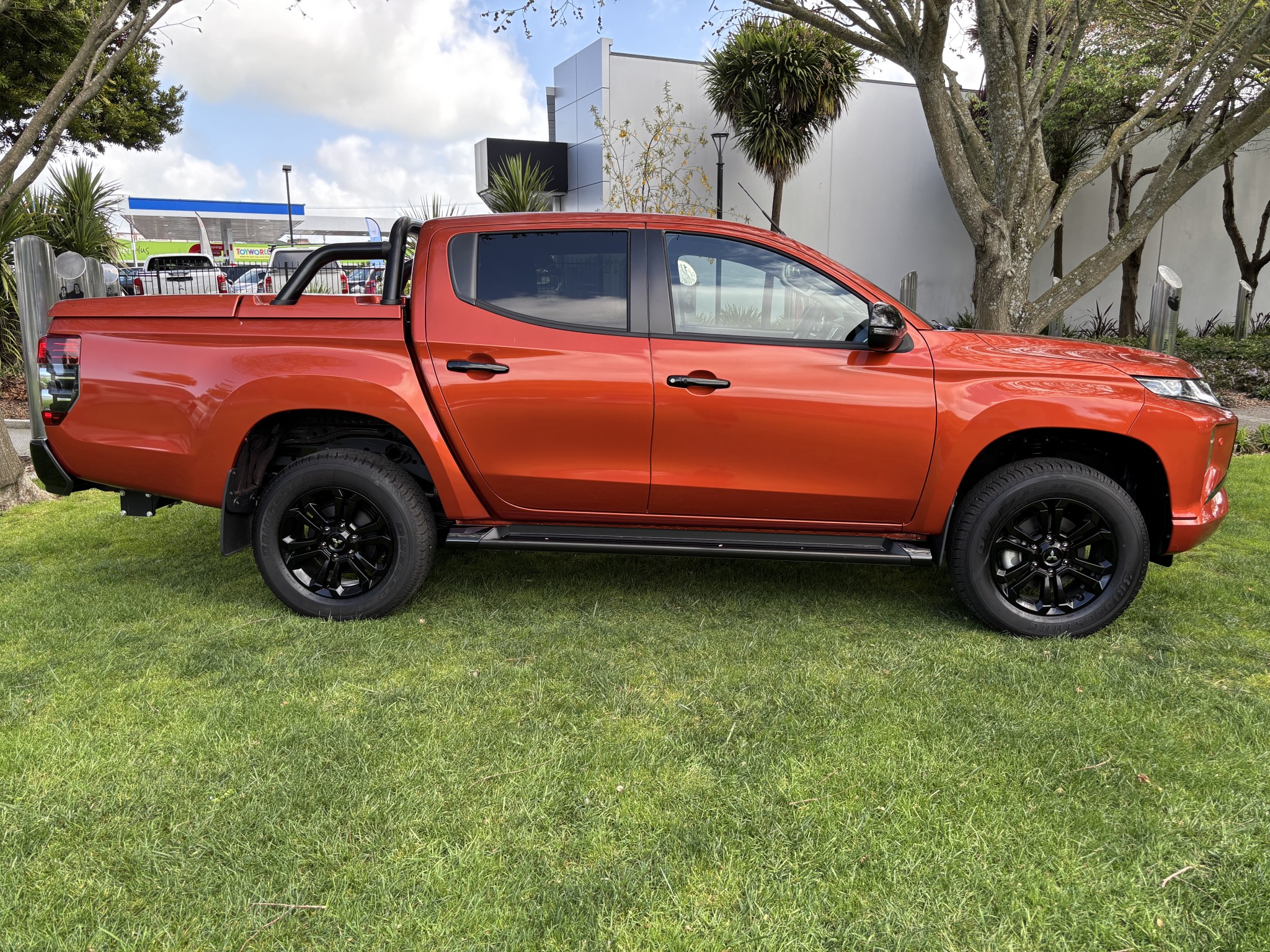 2024 Mitsubishi Triton | DC GSR 4WD 6AT 2.4D AUTO 4X4 BLACK EDITION | 24890 | 2