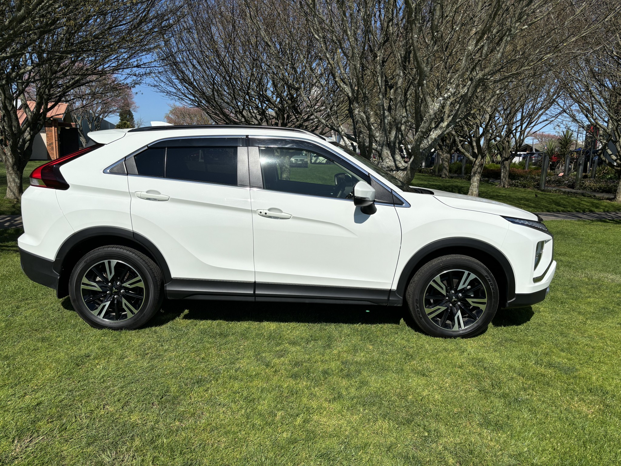 2024 Mitsubishi Eclipse Cross | XLS 1.5PT/8CVT 2WD AUTO PETROL TURBO 5 SEAT SUV | 24980 | 3