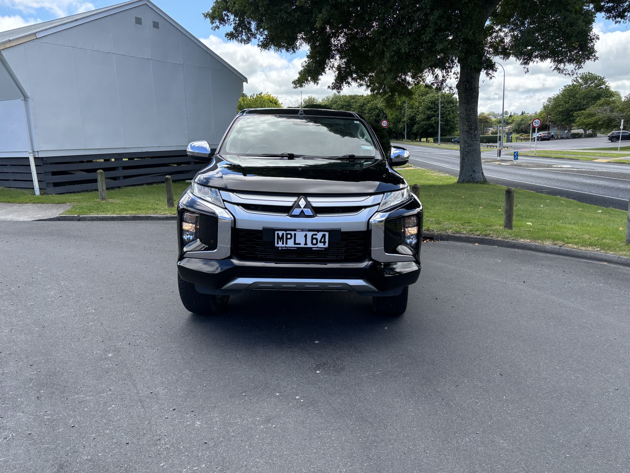 2020 Mitsubishi Triton | DC GLXR 6AT 2.4D/4WD AUTO CANOPY 4X4 | 25319 | 2