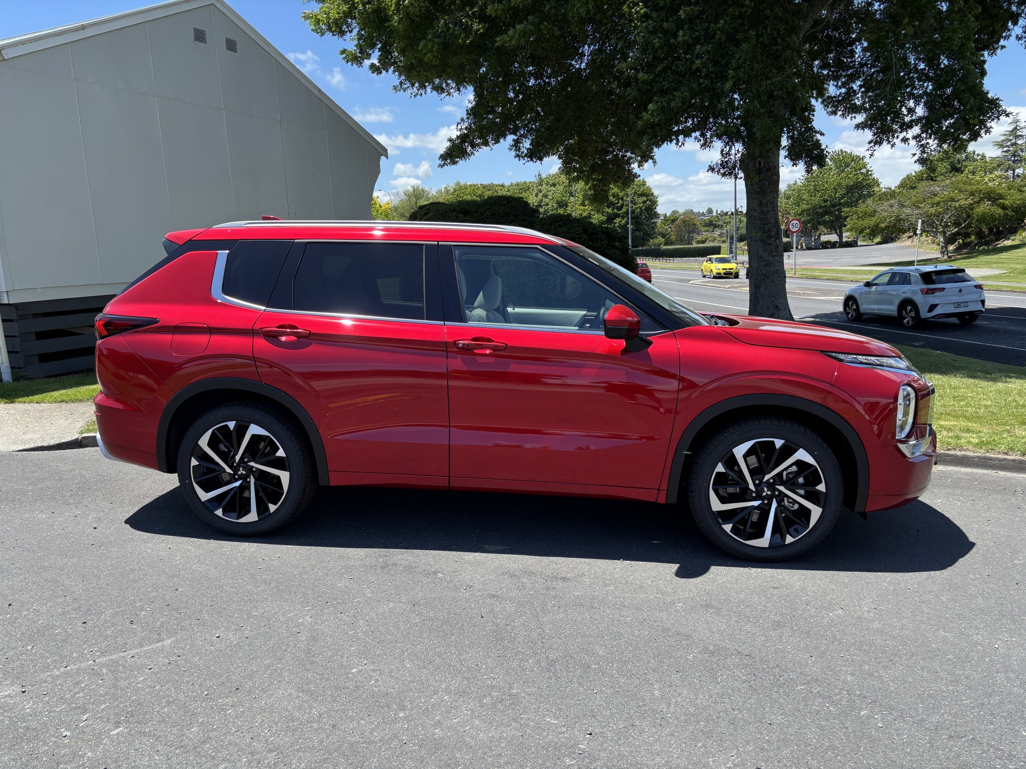 2024 Mitsubishi Outlander | VRX 2.5P/4WD/CVT AUTO 7 SEAT PETROL AWD | 25342 | 3