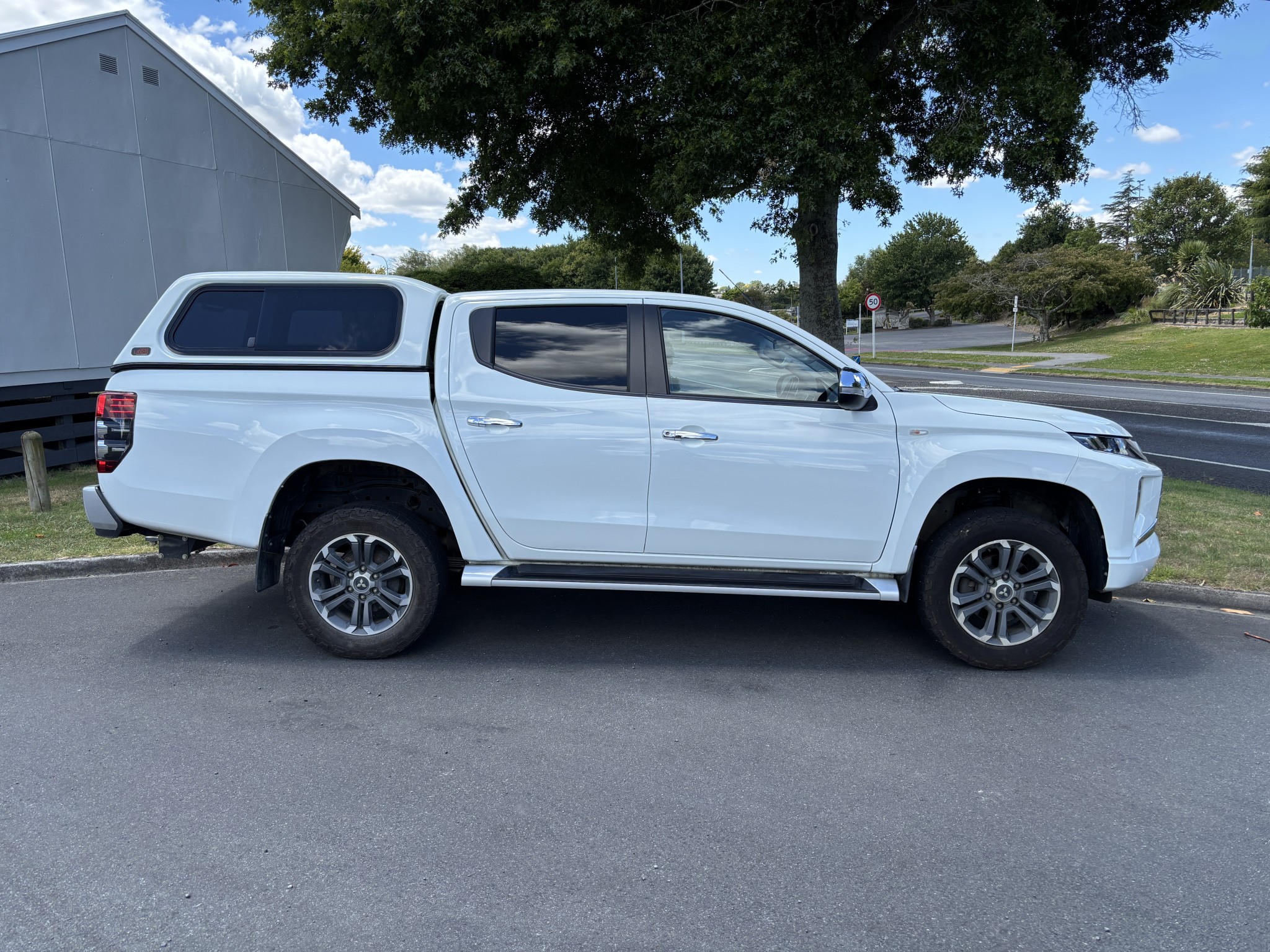 2020 Mitsubishi Triton | DC GLXR 6MT 2.4D DIESEL TURBO MANUAL 6Speed | 25669 | 3