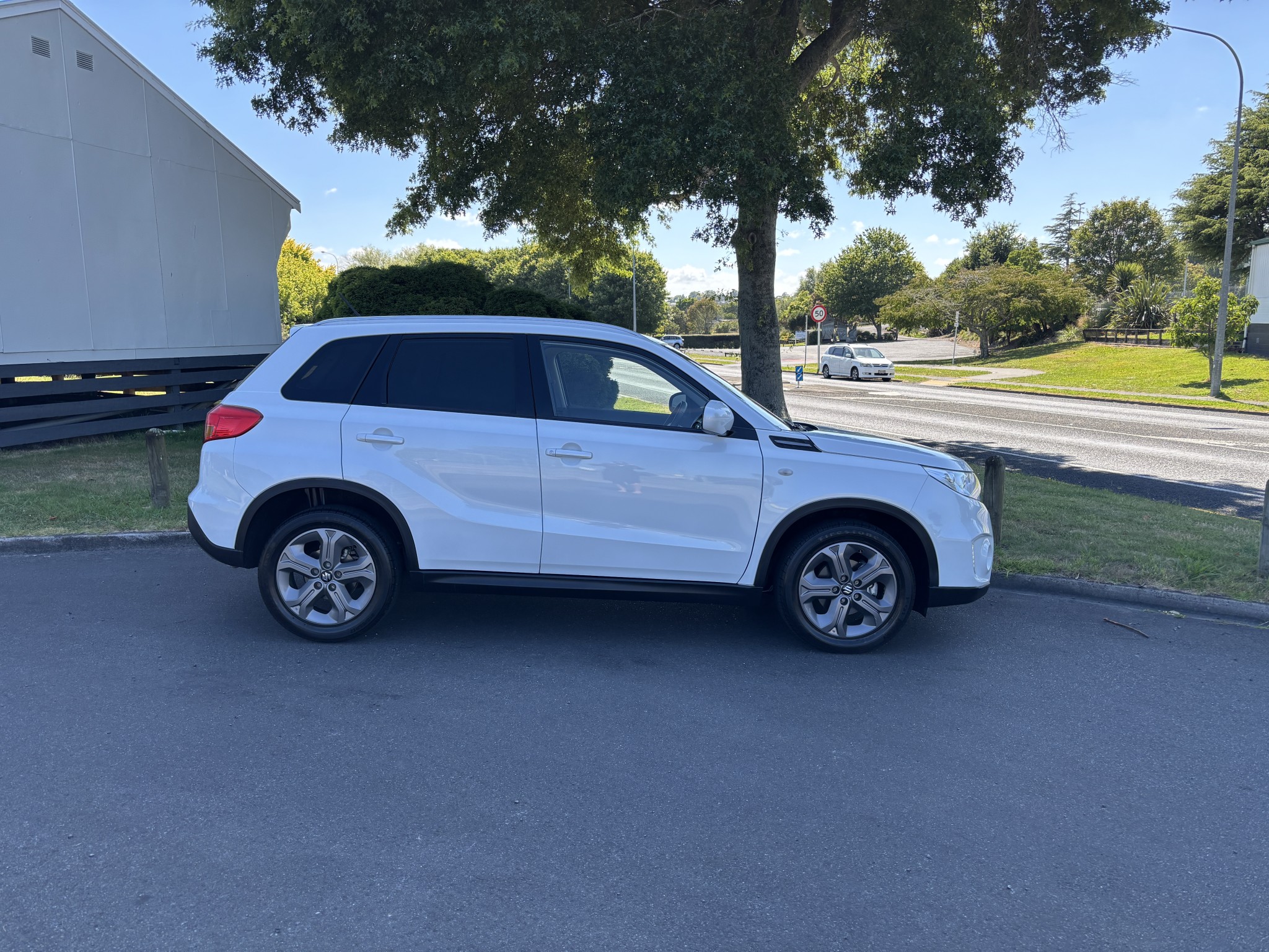 2017 Suzuki Vitara | JLXFA 1.6P/6AT/SW/5D AUTO SUV PETROL NZ NEW | 25688 | 3