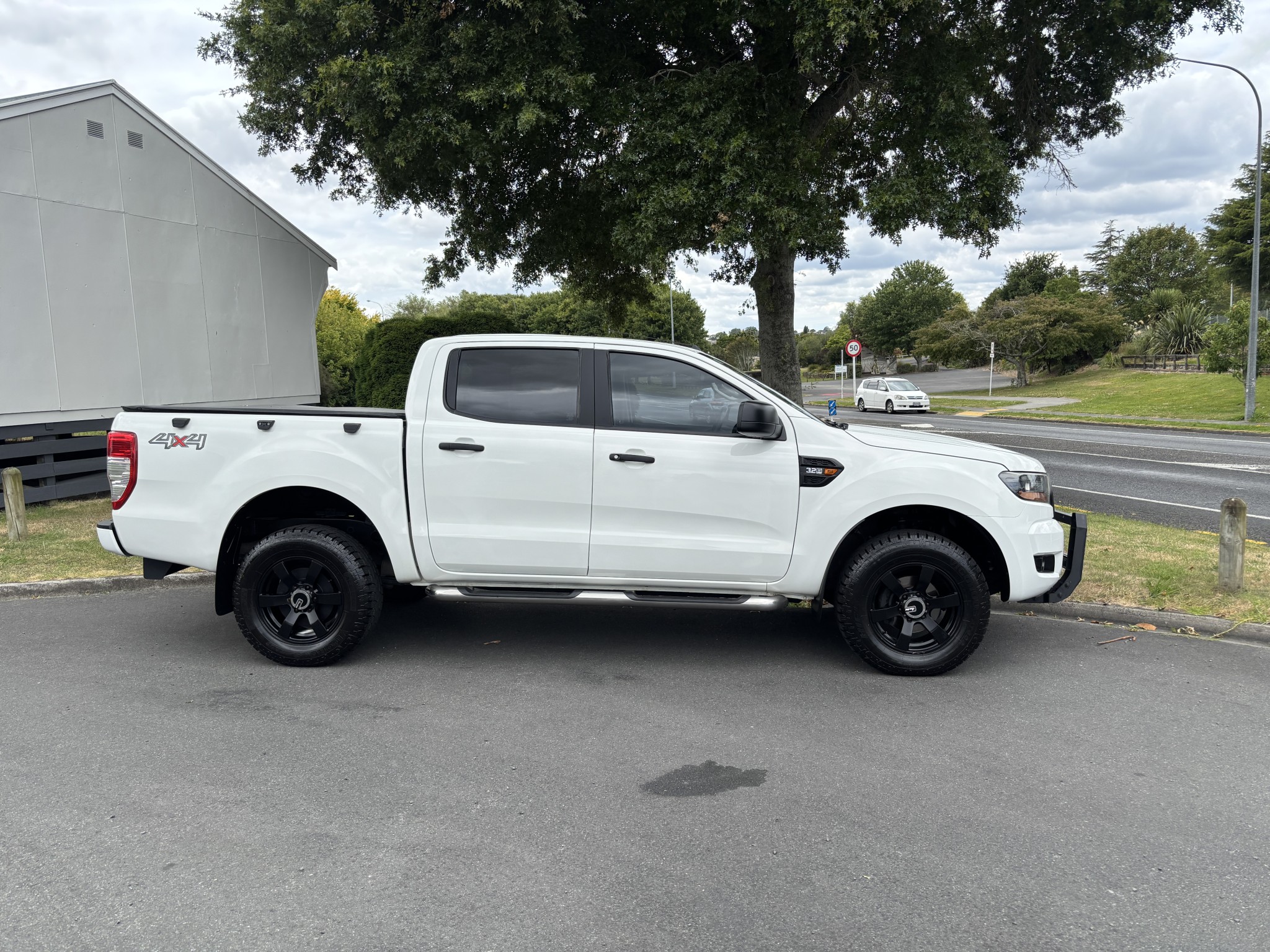 2016 Ford Ranger | XL DOUBLE CAB W/SA AUTO 4X2 3.2 DIESEL TURBO | 25697 | 3