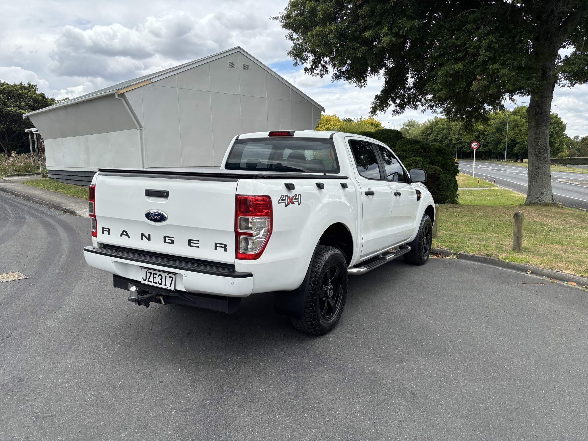 2016 Ford Ranger | XL DOUBLE CAB W/SA AUTO 4X2 3.2 DIESEL TURBO | 25697 | 4