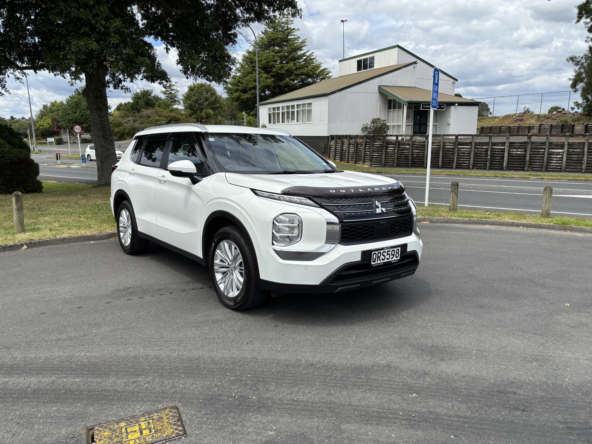 2024 Mitsubishi Outlander | LS 2.5P/CVT 2WD AUTO SUV 5 DOOR PETROL | 25710 | 1