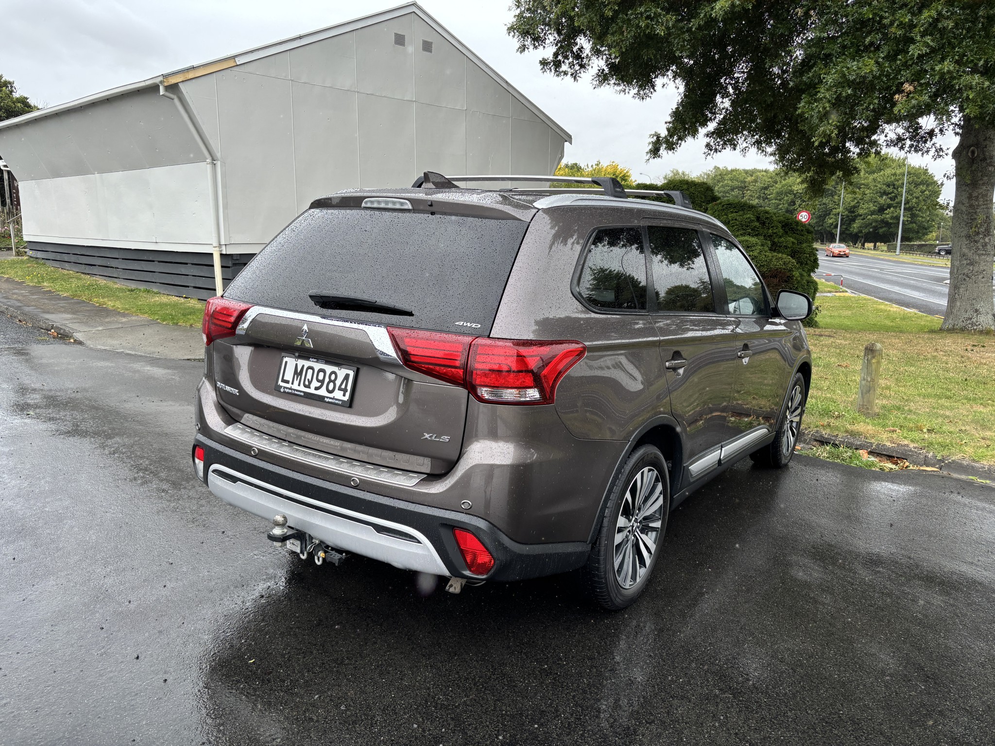 2018 Mitsubishi Outlander | XLS 2.4P/4WD/CVT 7 SEAT AUTO PETROL  | 25727 | 4