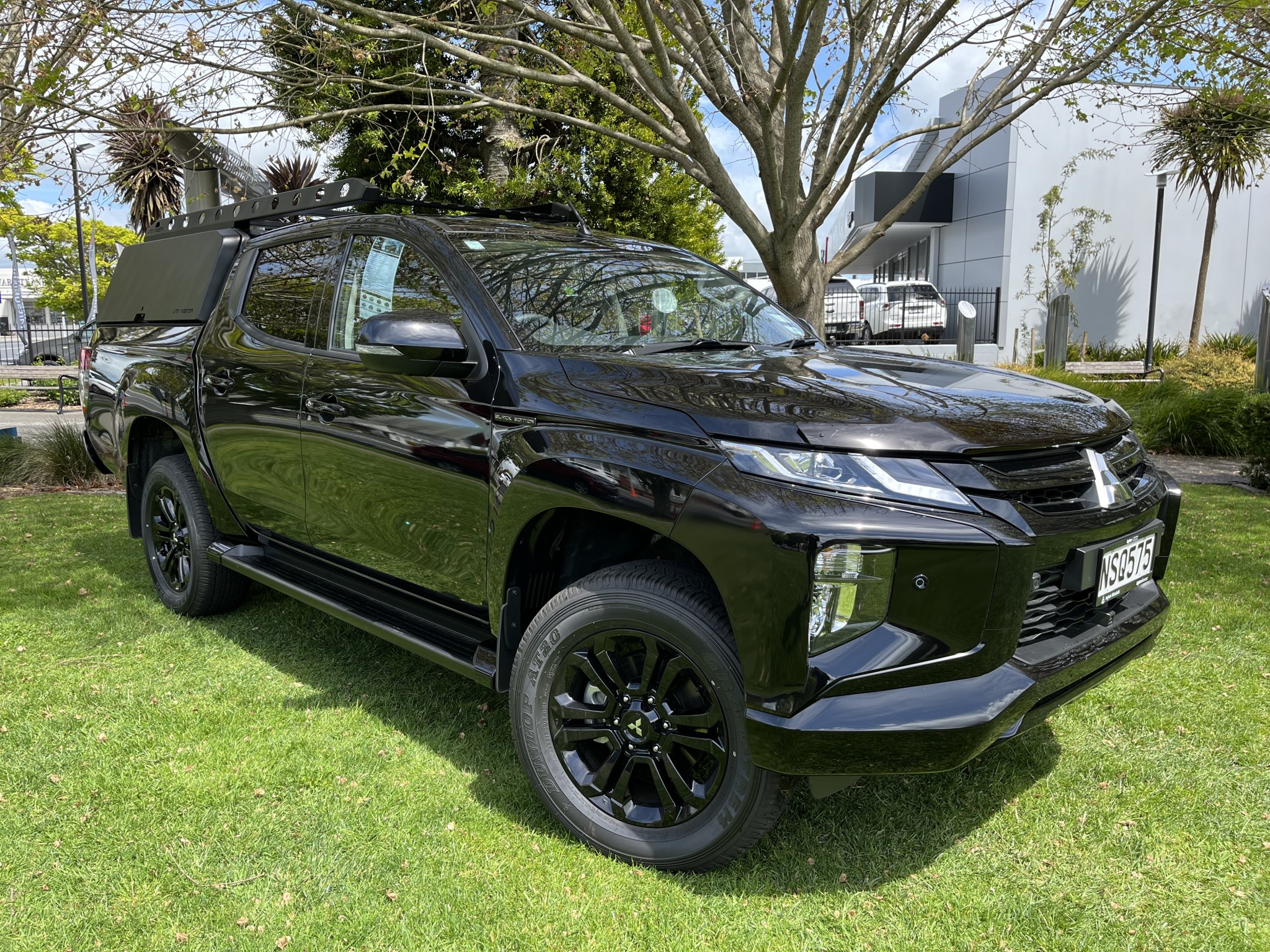 2021 Mitsubishi Triton | GLSB 4WD 6 AUTO 2.4D DC 4X4 Black Edition | 16197 | 1